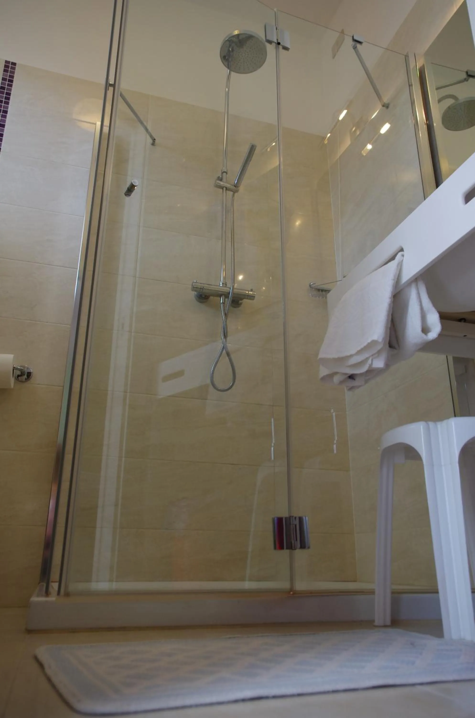 Shower in Hotel Dolomiti