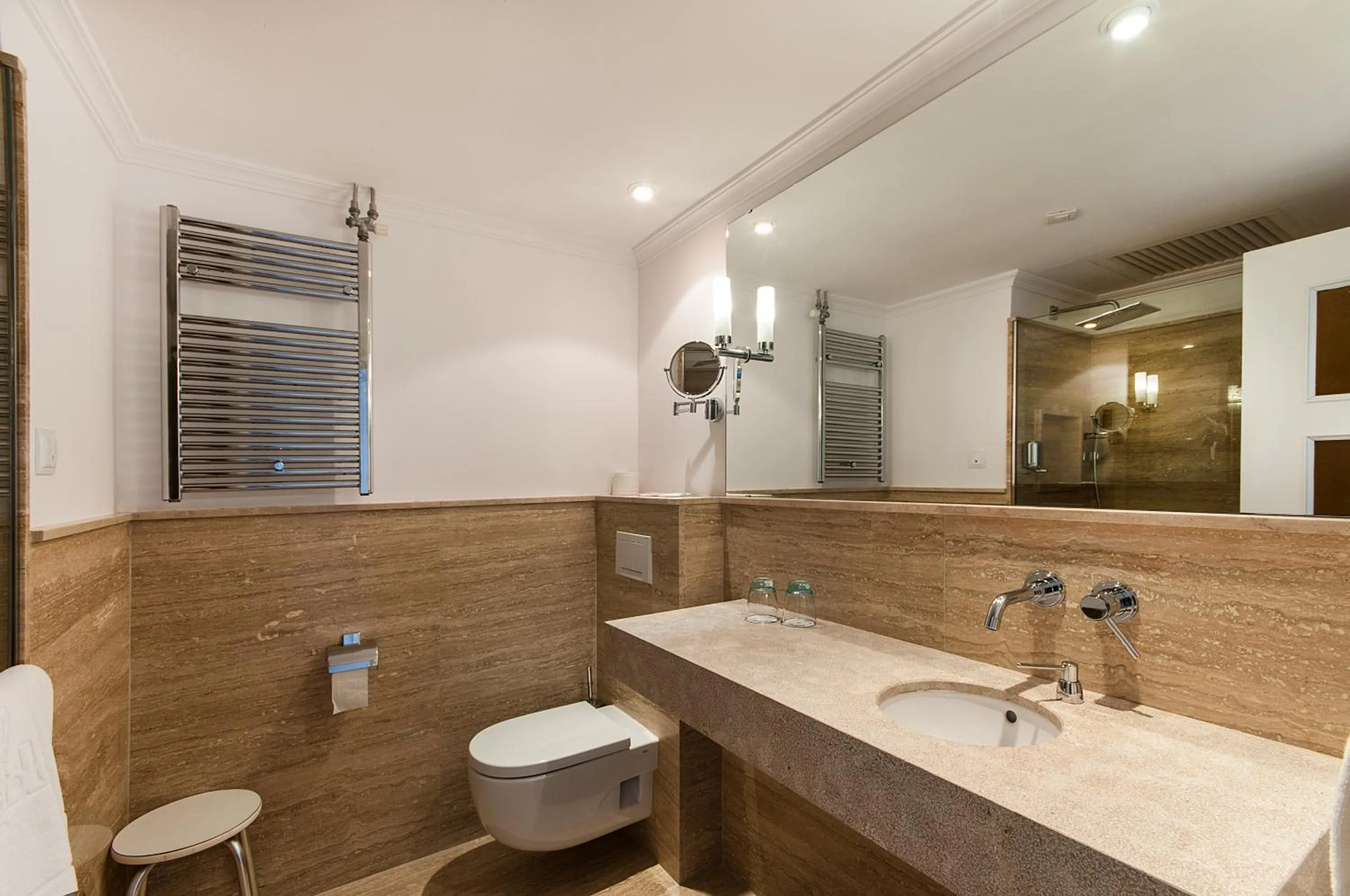 Bathroom in Hotel Coronado Thalasso & Spa