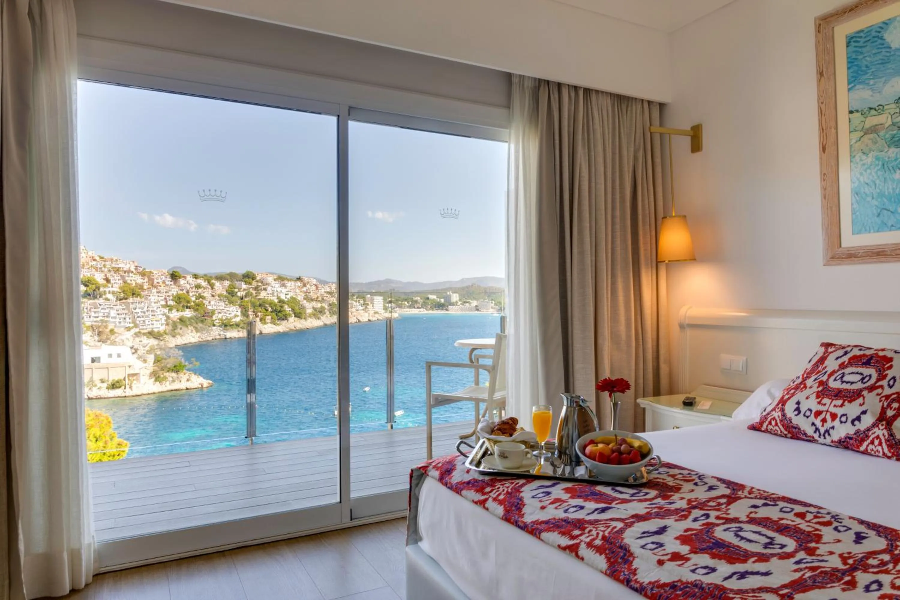 Food and drinks, Bed in Hotel Coronado Thalasso & Spa