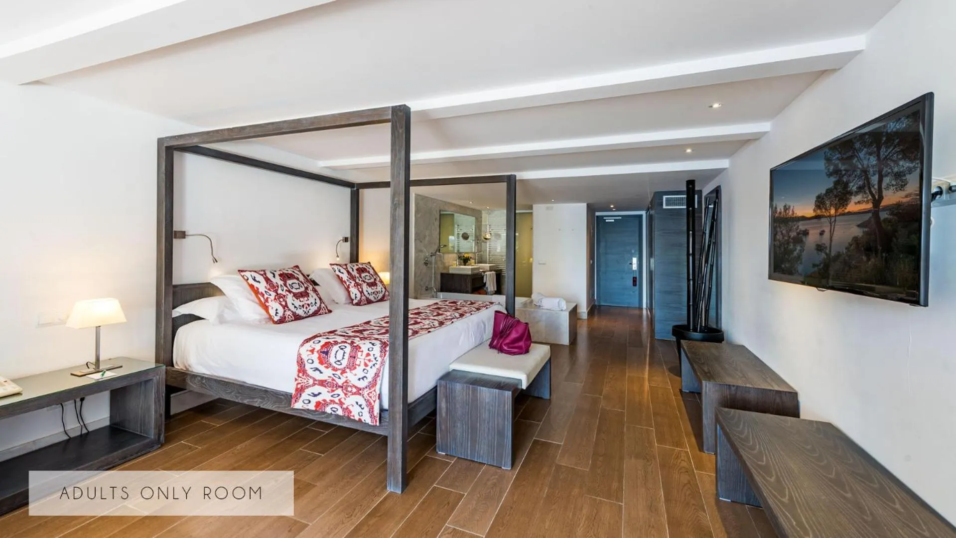 Bed in Hotel Coronado Thalasso & Spa