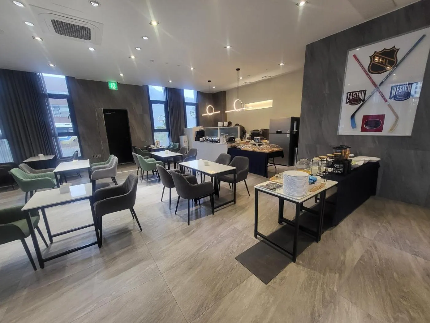 Restaurant/places to eat in The Western Busan Hotel By STAYNEO