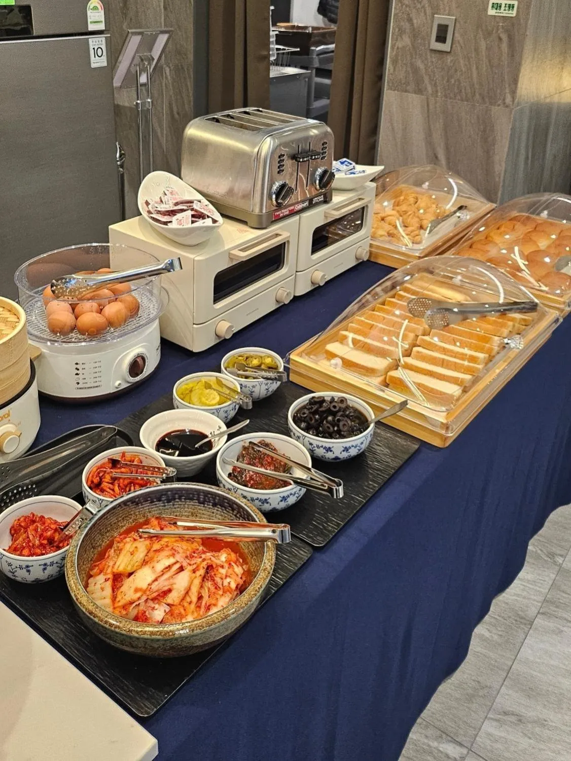 Restaurant/places to eat in The Western Busan Hotel By STAYNEO