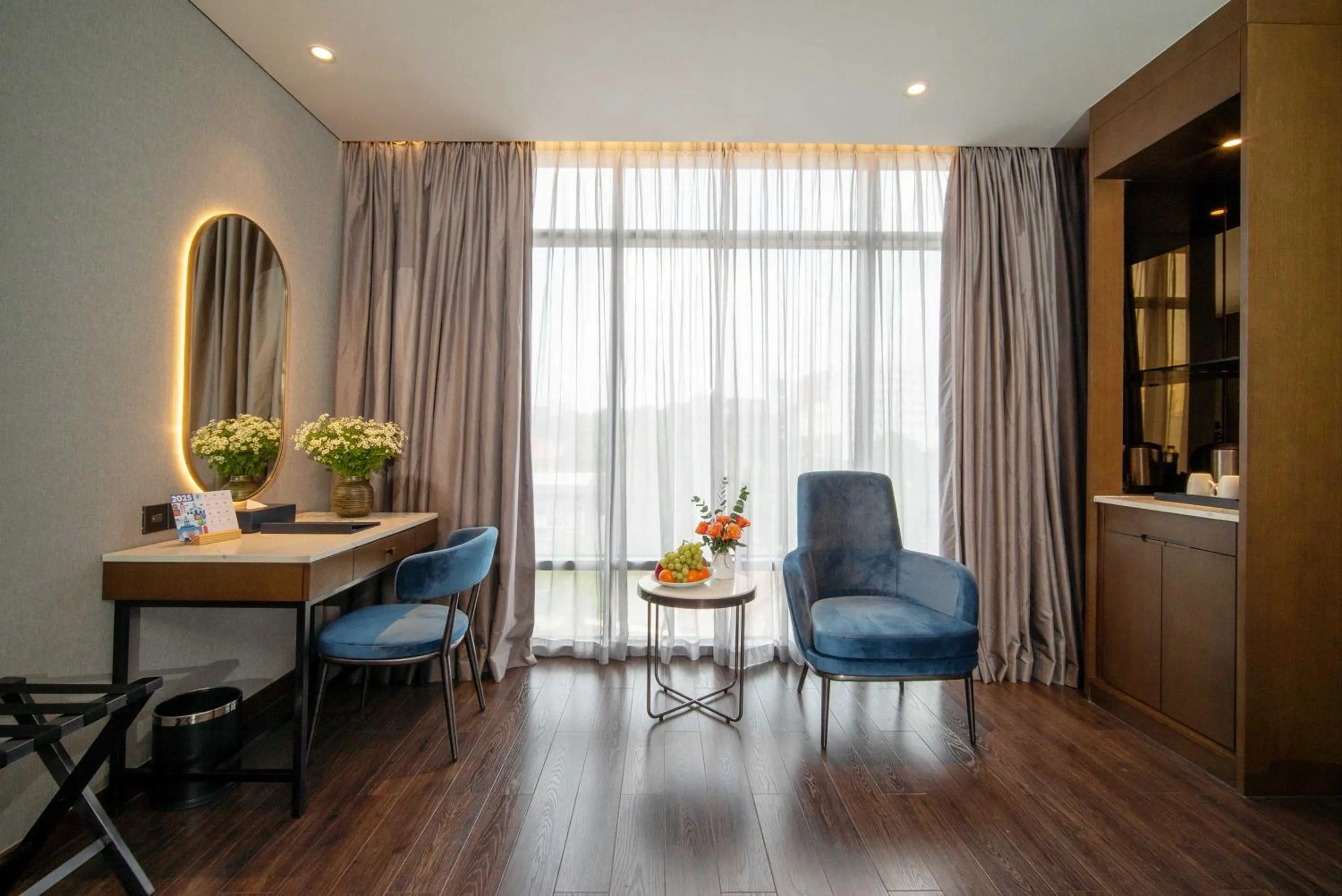 Bedroom in Nhat Ha Lavish Hotel