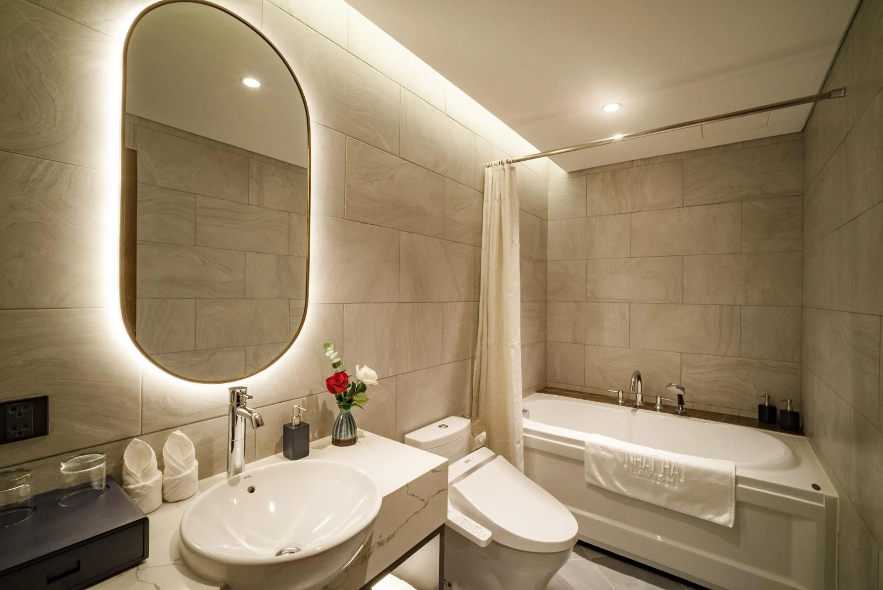 Bathroom in Nhat Ha Lavish Hotel
