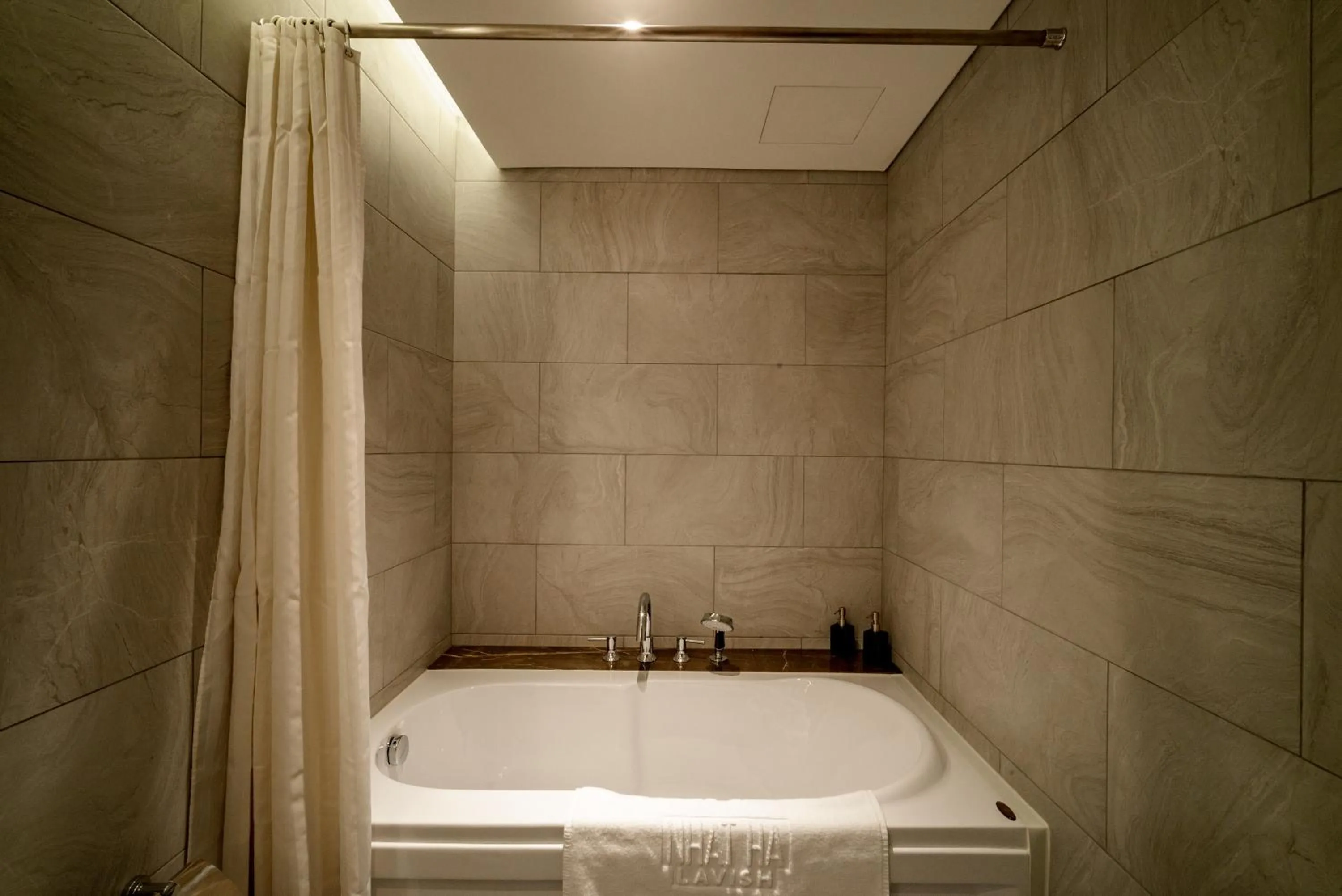 Bath in Nhat Ha Lavish Hotel