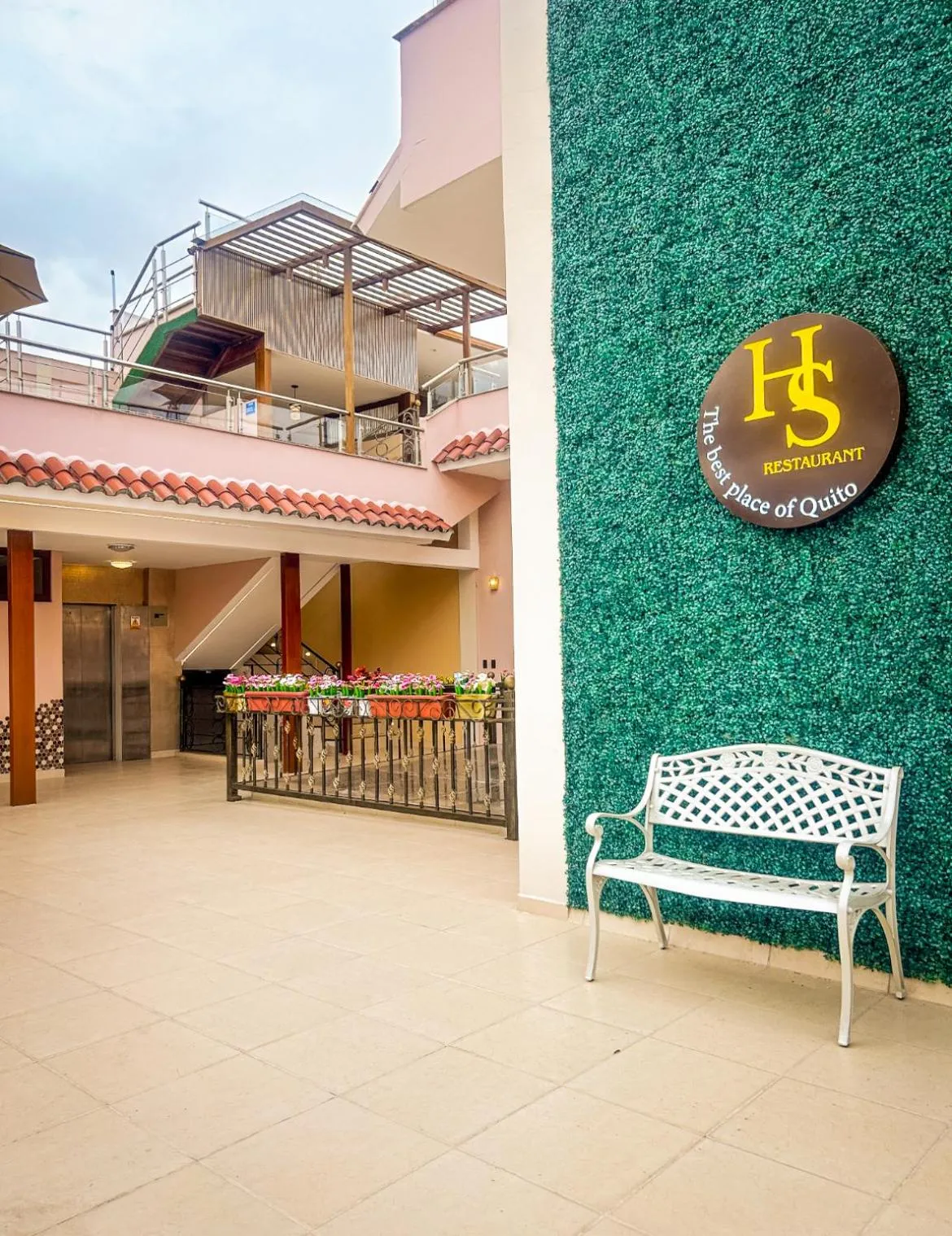 Restaurant/places to eat in Hotel Sucre