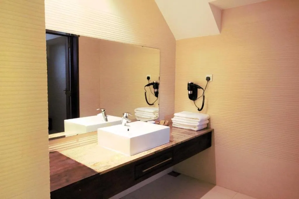 Bathroom in Avasta Resort Wijaya Leisure