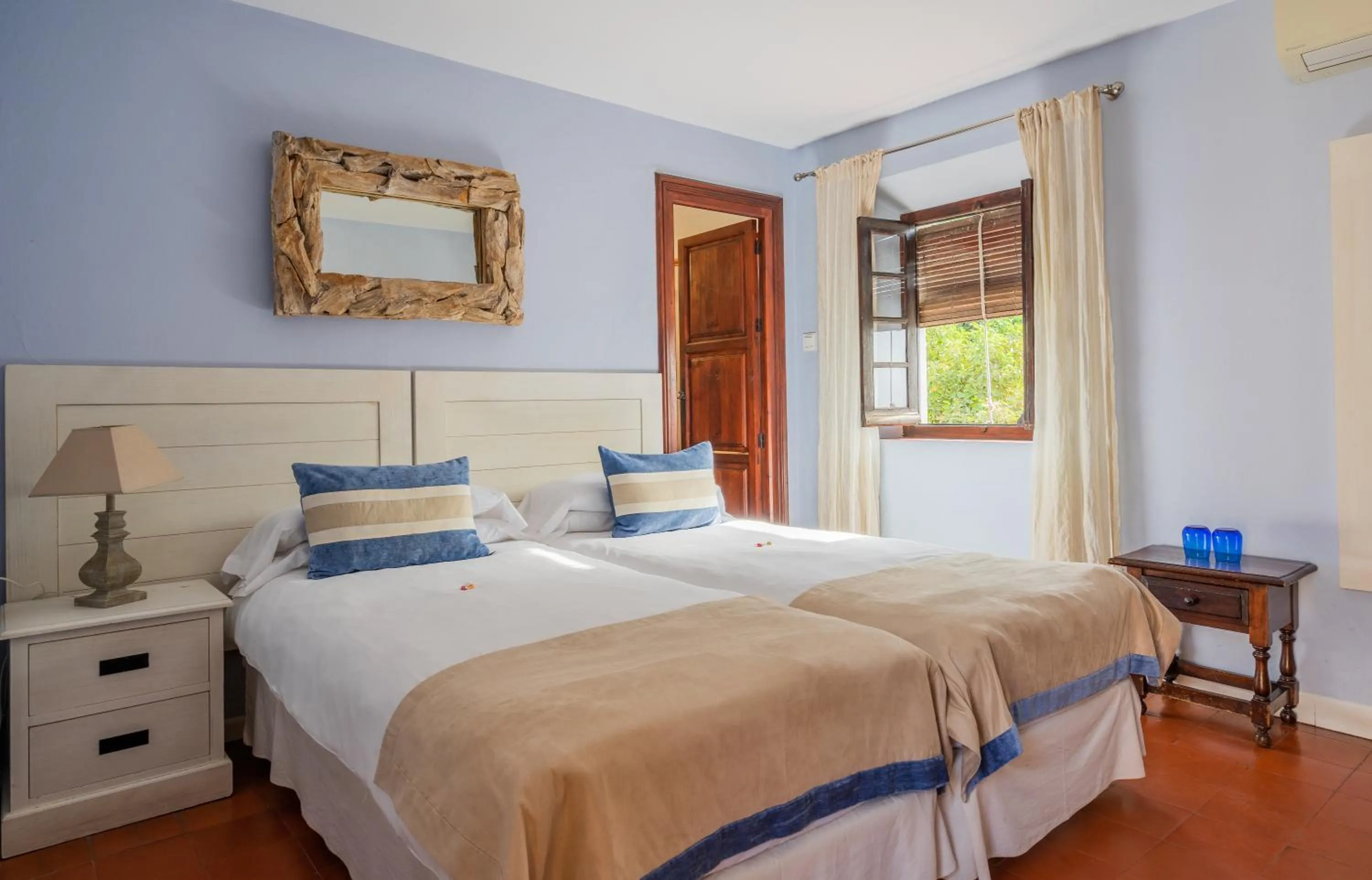 Photo of the whole room in La Tartana Hotel Boutique