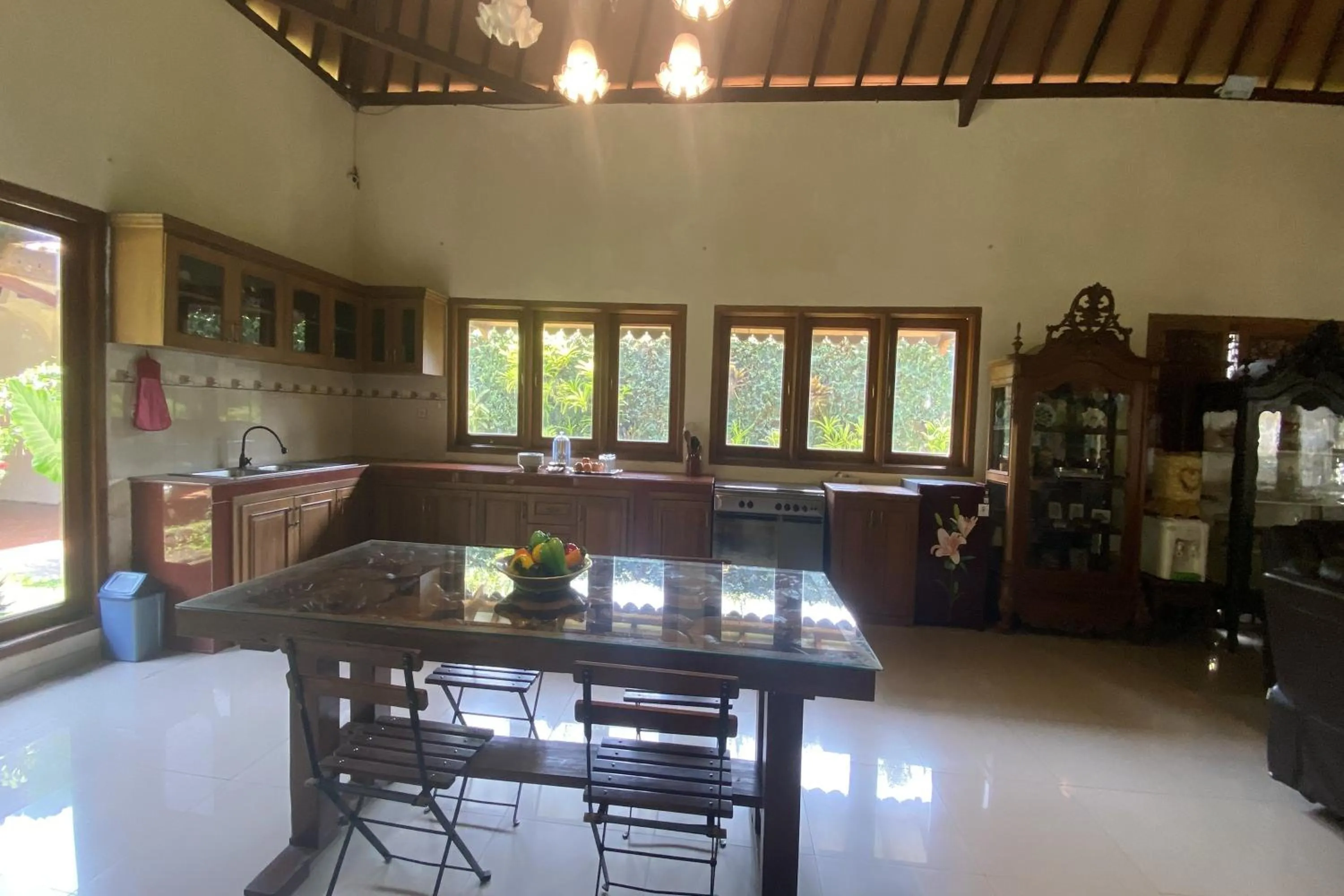 Dining area in Villa Baliantoro Yogyakarta