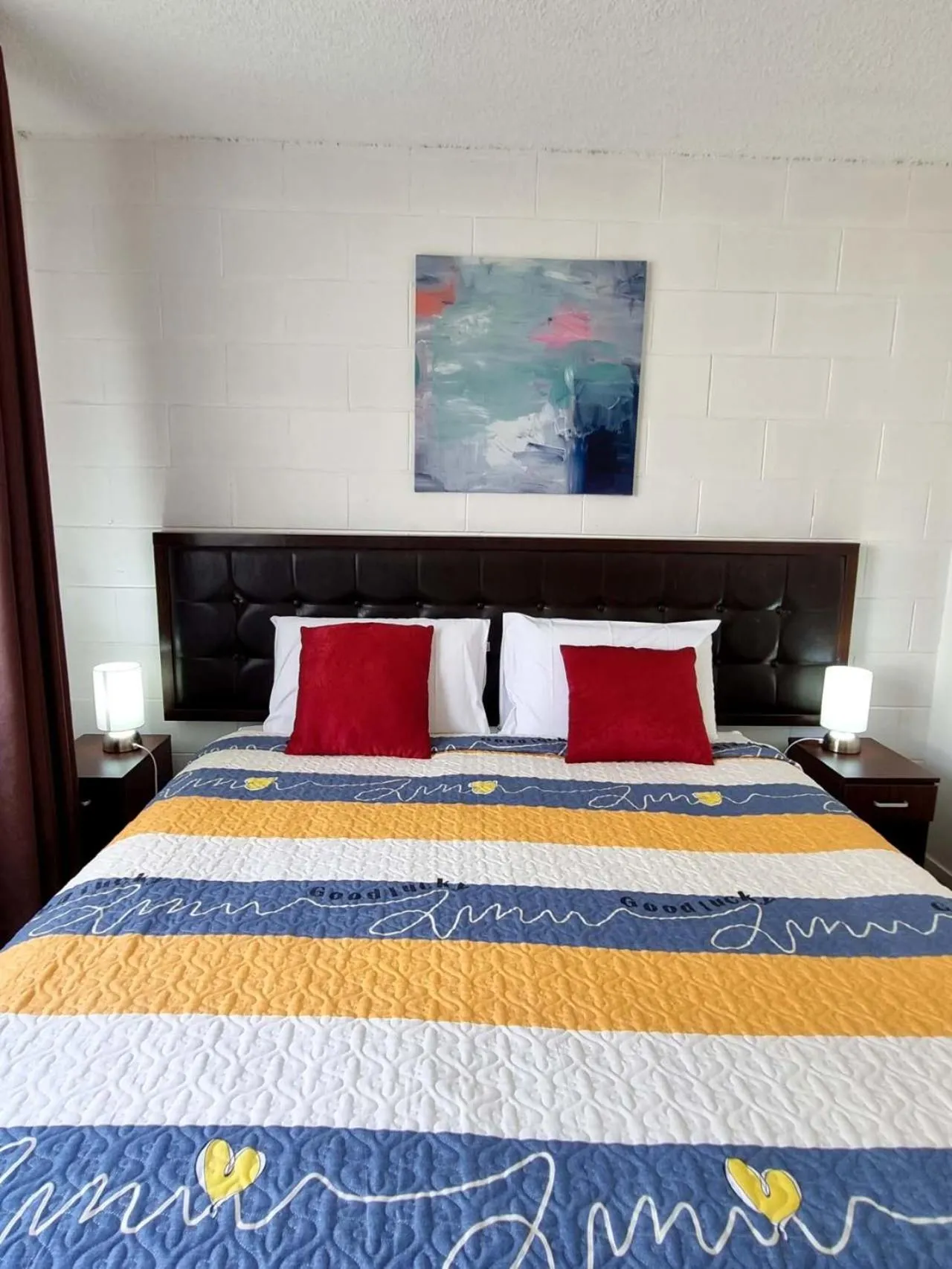 Bedroom, Bed in Cedar Lodge Motel Hamilton