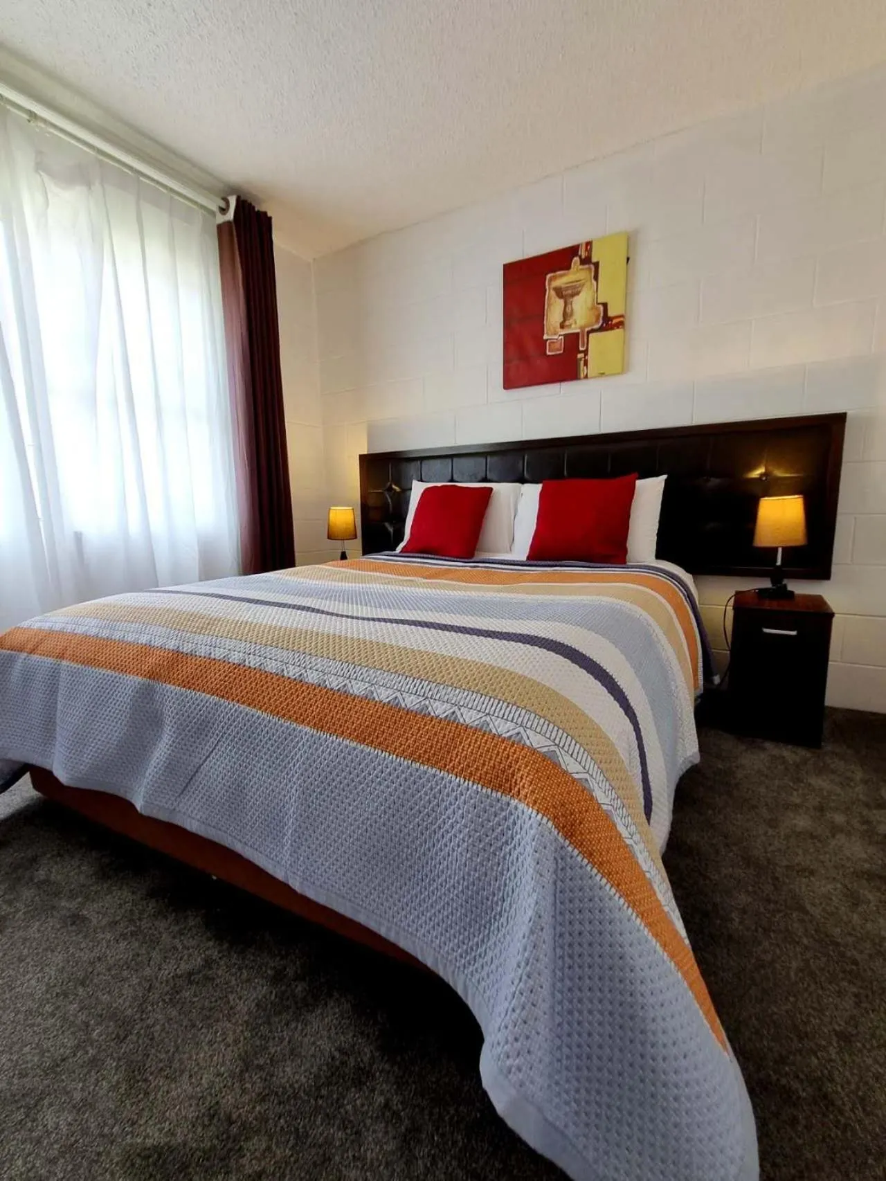 Bedroom, Bed in Cedar Lodge Motel Hamilton