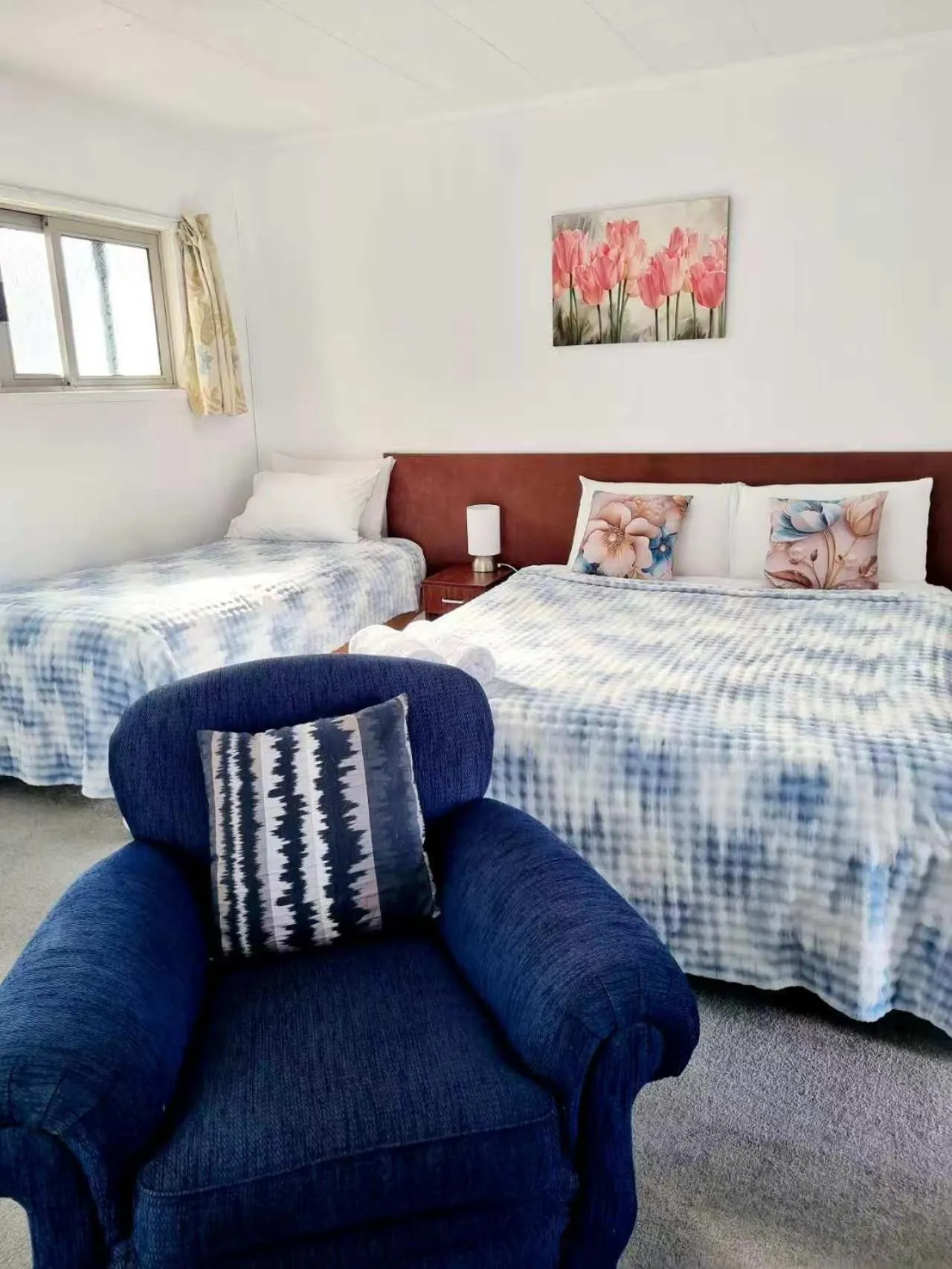 Bed in Cedar Lodge Motel Hamilton