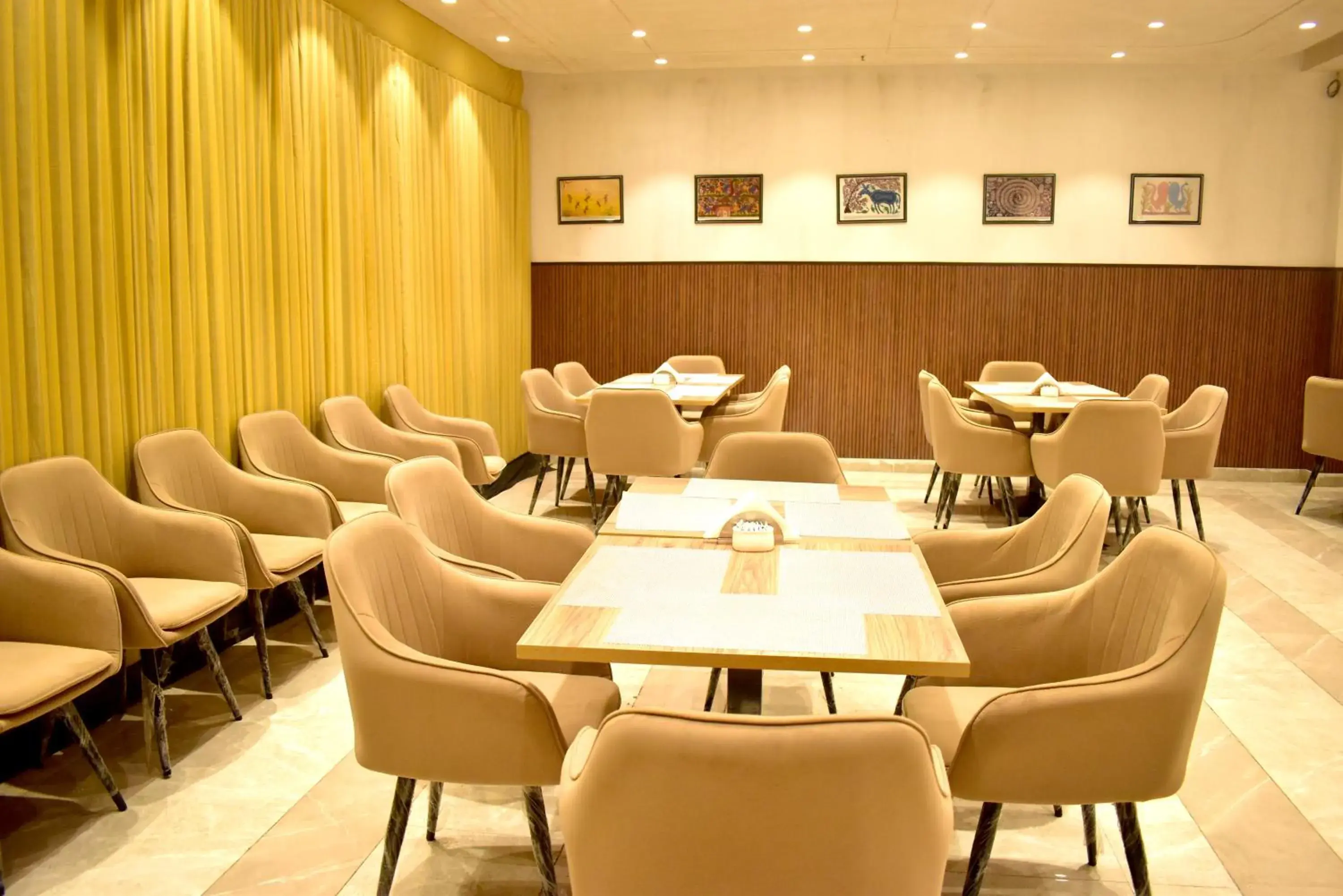 Restaurant/places to eat in Qotel Signature Coleman Janakpuri Restaurant/places to eat in Qotel Signature Coleman Janakpuri