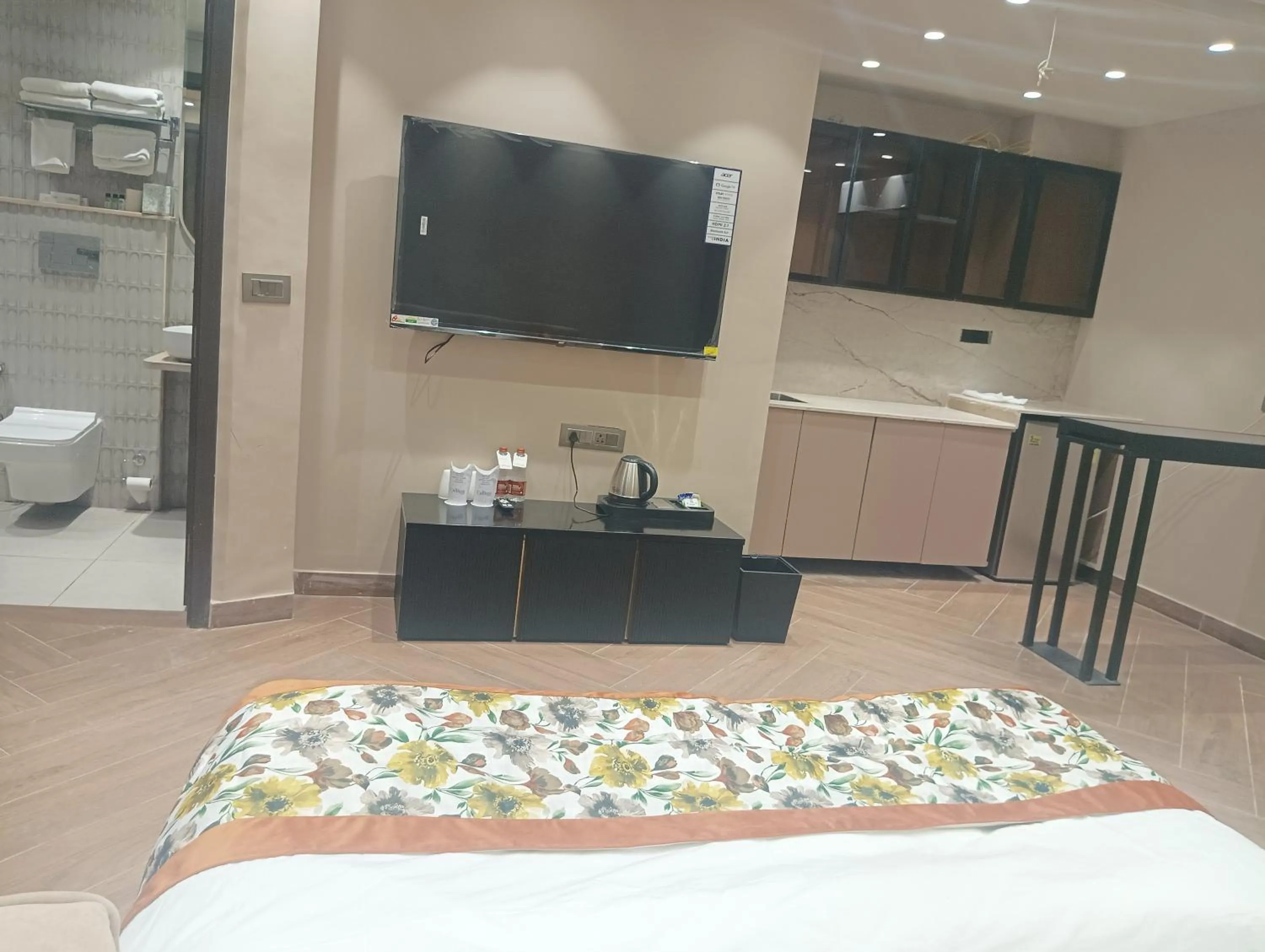 Bed in Qotel Signature Coleman Janakpuri