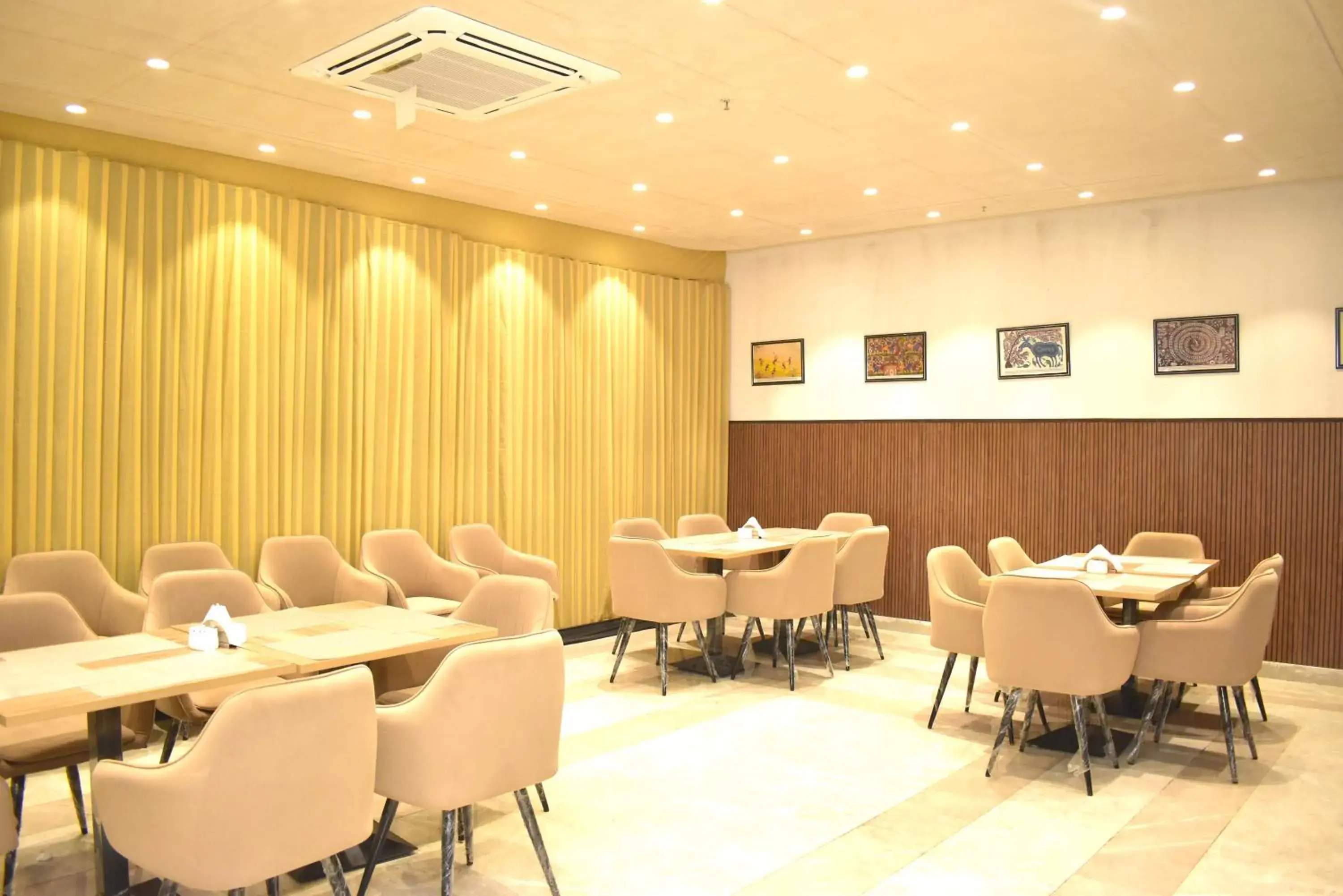 Restaurant/places to eat in Qotel Signature Coleman Janakpuri Restaurant/places to eat in Qotel Signature Coleman Janakpuri