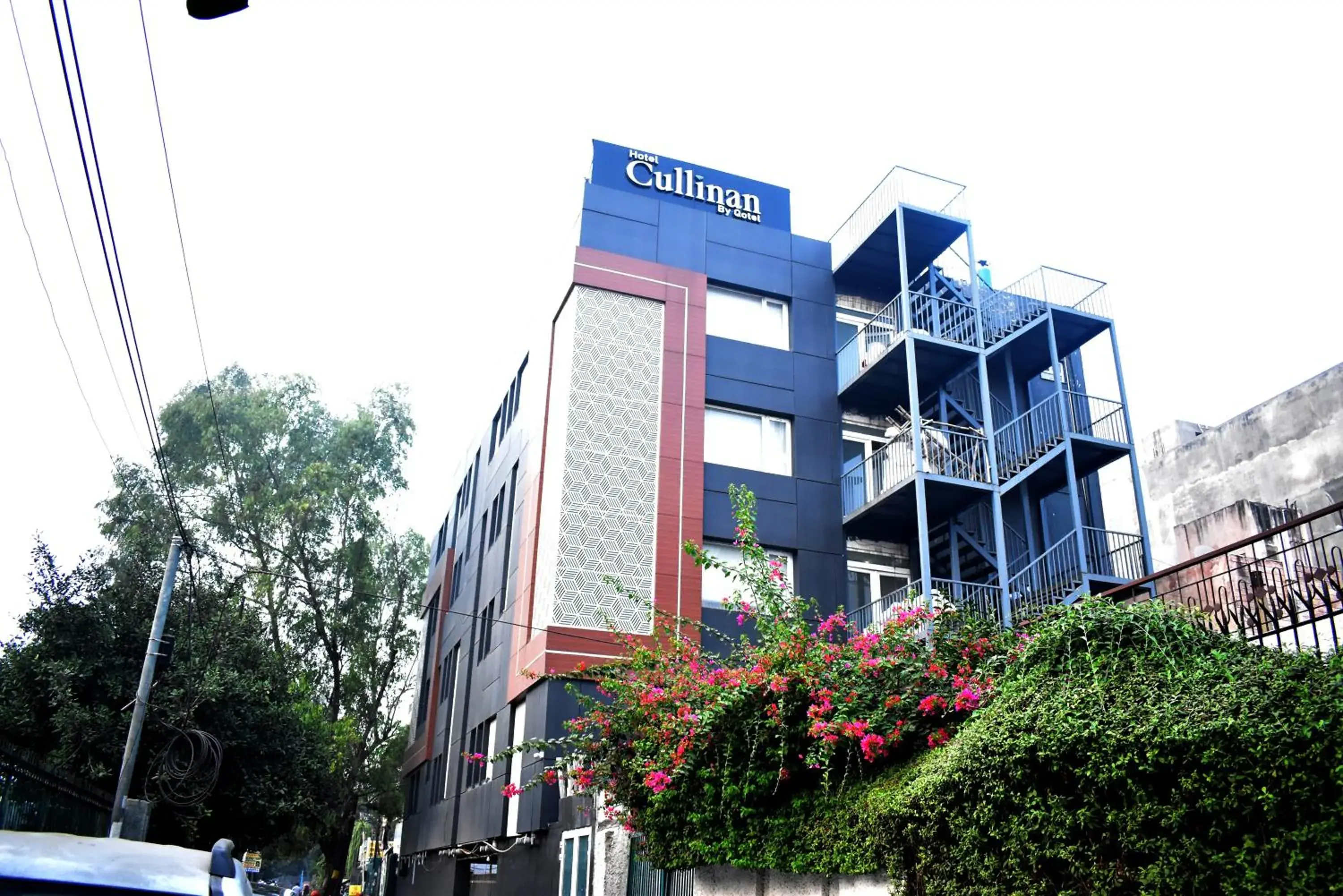 Property building in Qotel Signature Coleman Janakpuri Property building in Qotel Signature Coleman Janakpuri