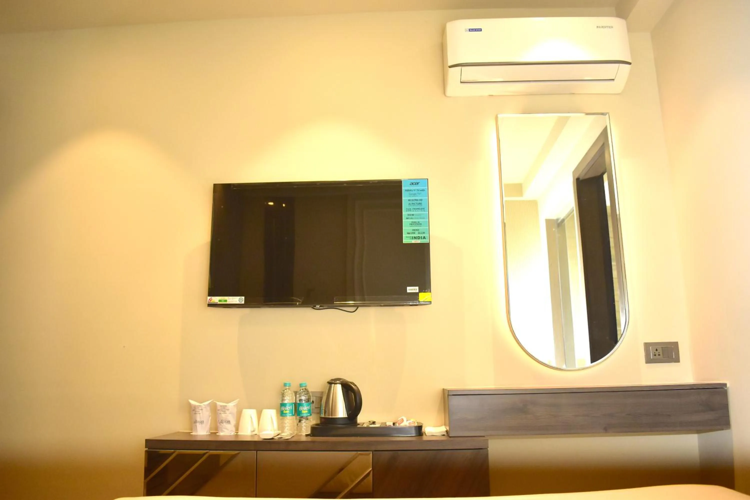 TV and multimedia in Qotel Signature Coleman Janakpuri
