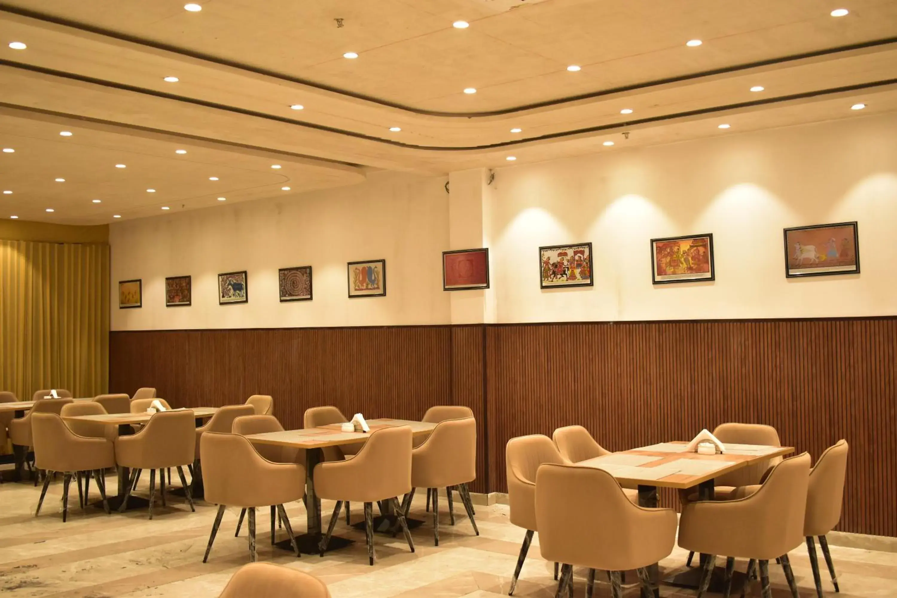 Restaurant/places to eat in Qotel Signature Coleman Janakpuri Restaurant/places to eat in Qotel Signature Coleman Janakpuri
