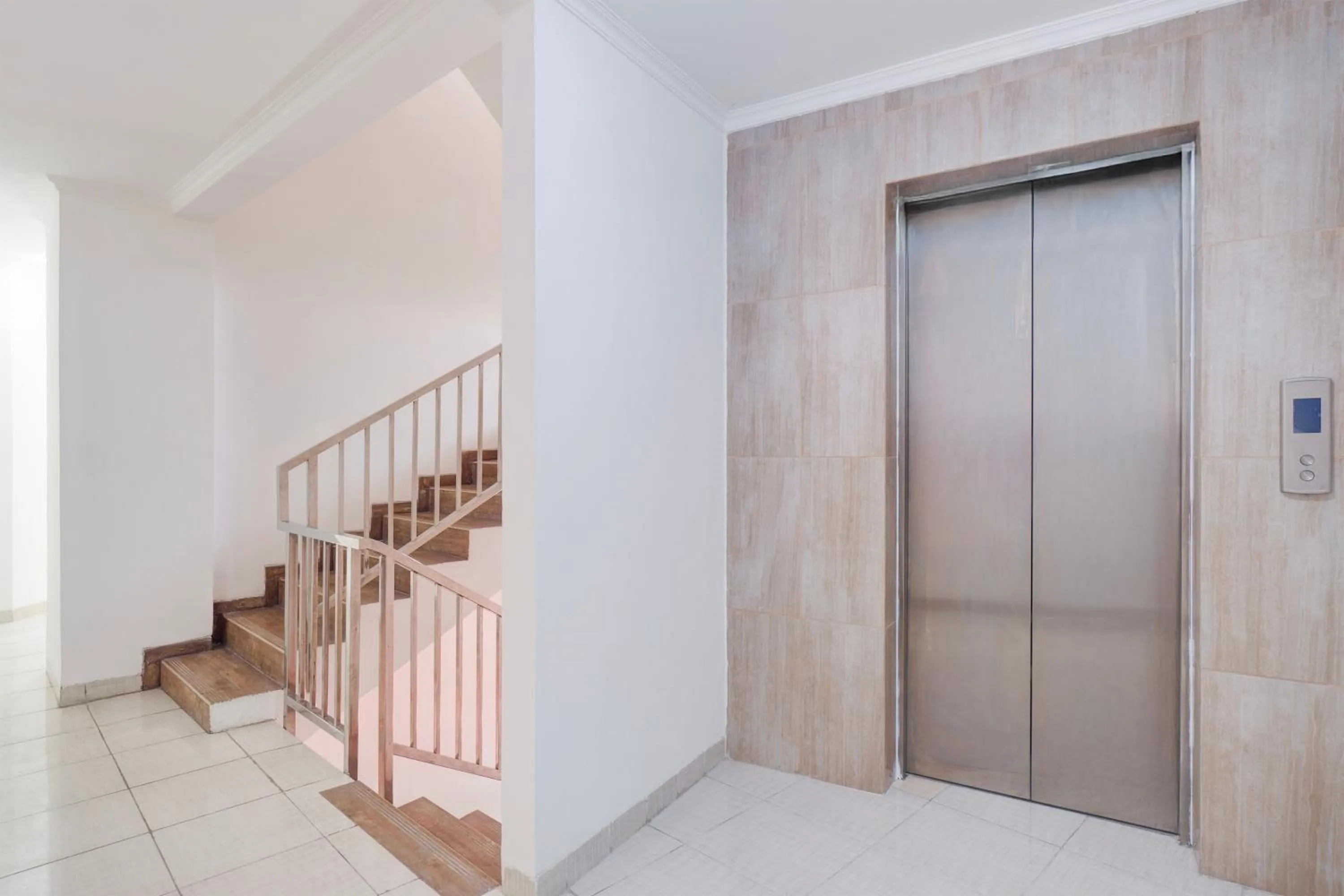 Lobby or reception in Collection O Gunung Sahari Near Ancol