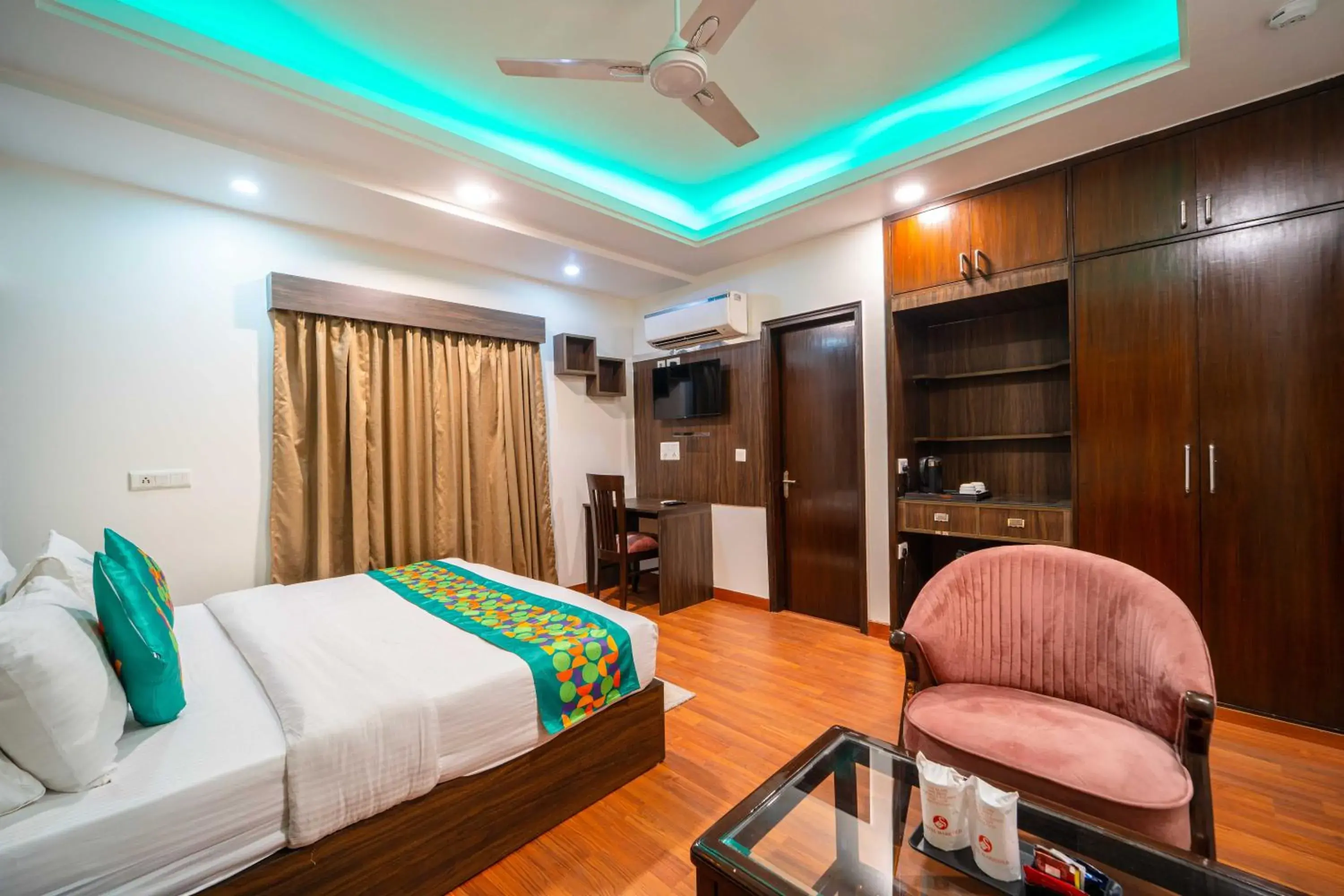 Bedroom, Bed in Treebo Marigold Bedroom, Bed in Treebo Marigold