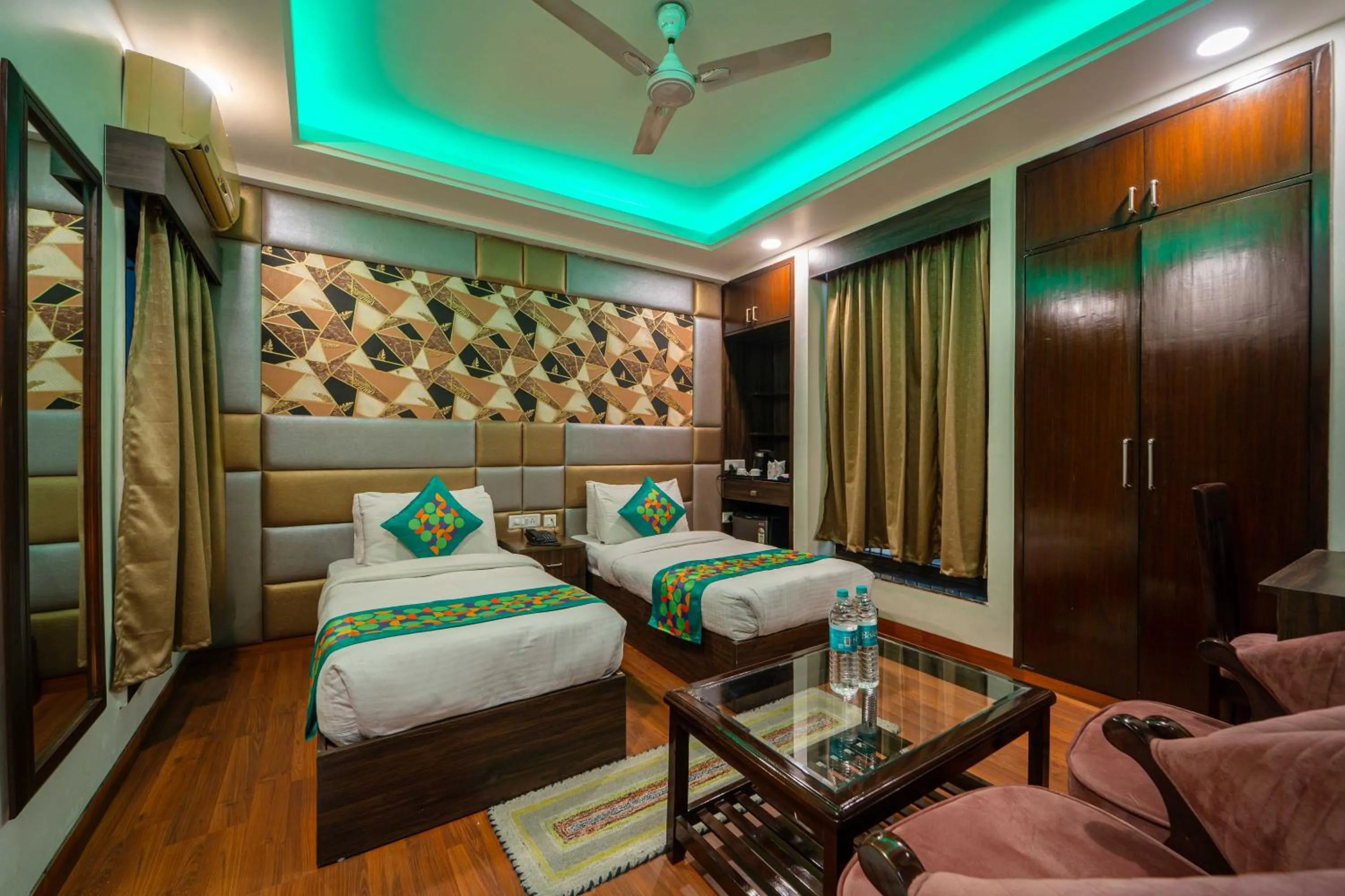 Bedroom, Bed in Treebo Marigold