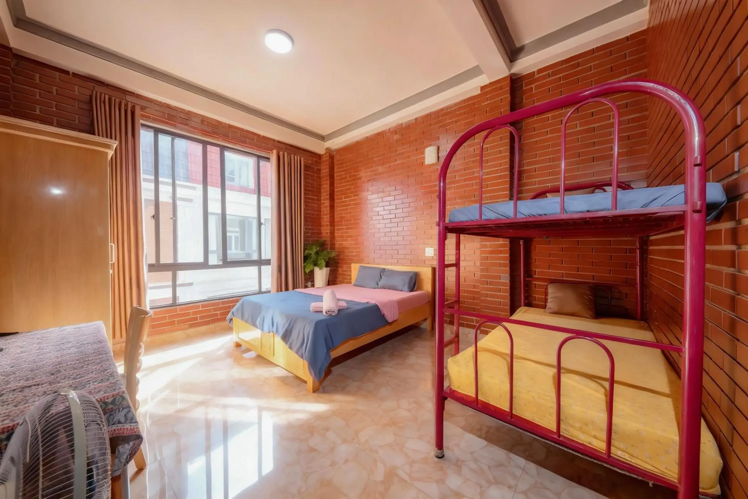 Double Room in Dalat Note Hostel Double Room in Dalat Note Hostel