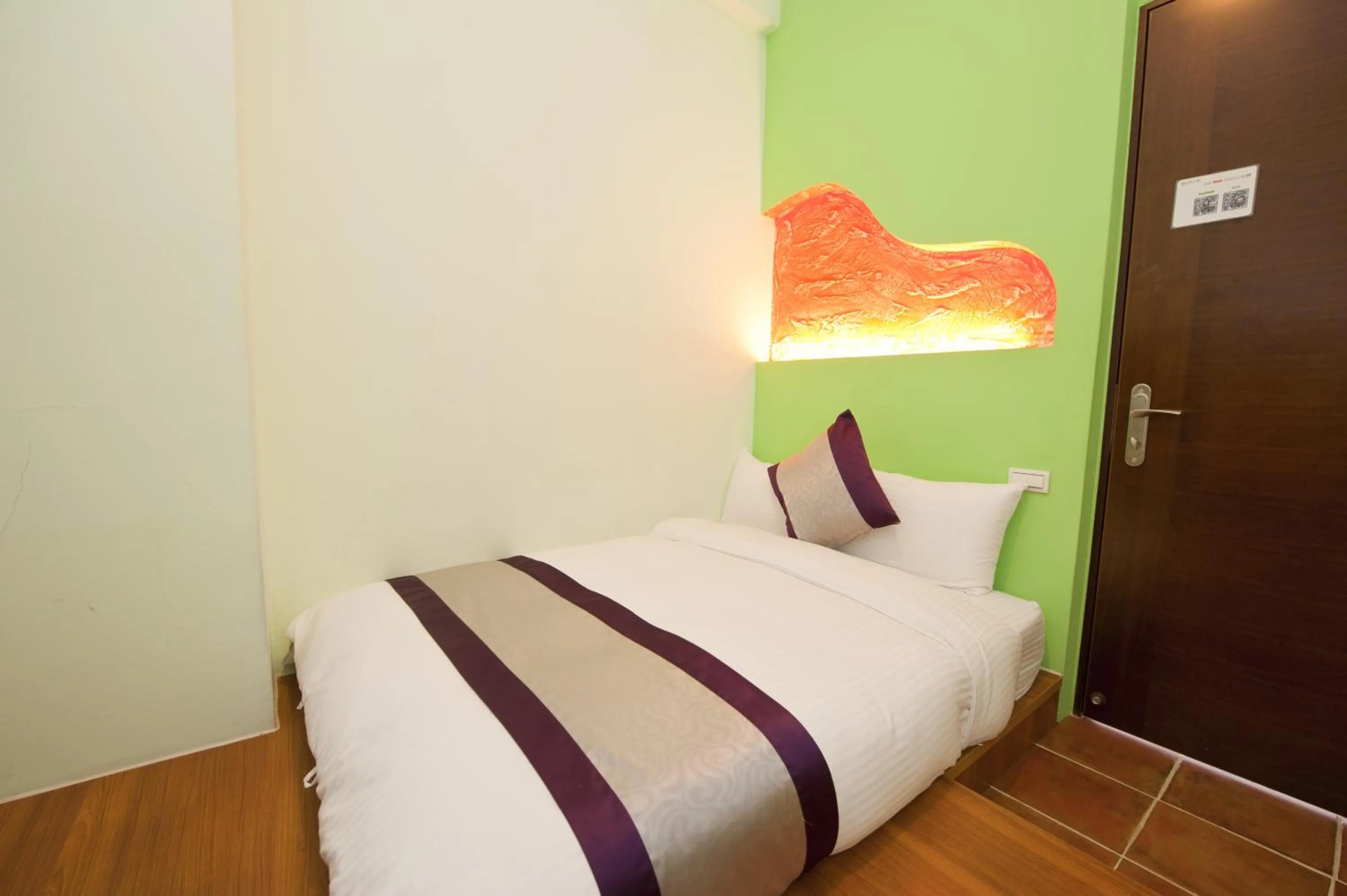 Photo of the whole room, Bed in Hana B&B