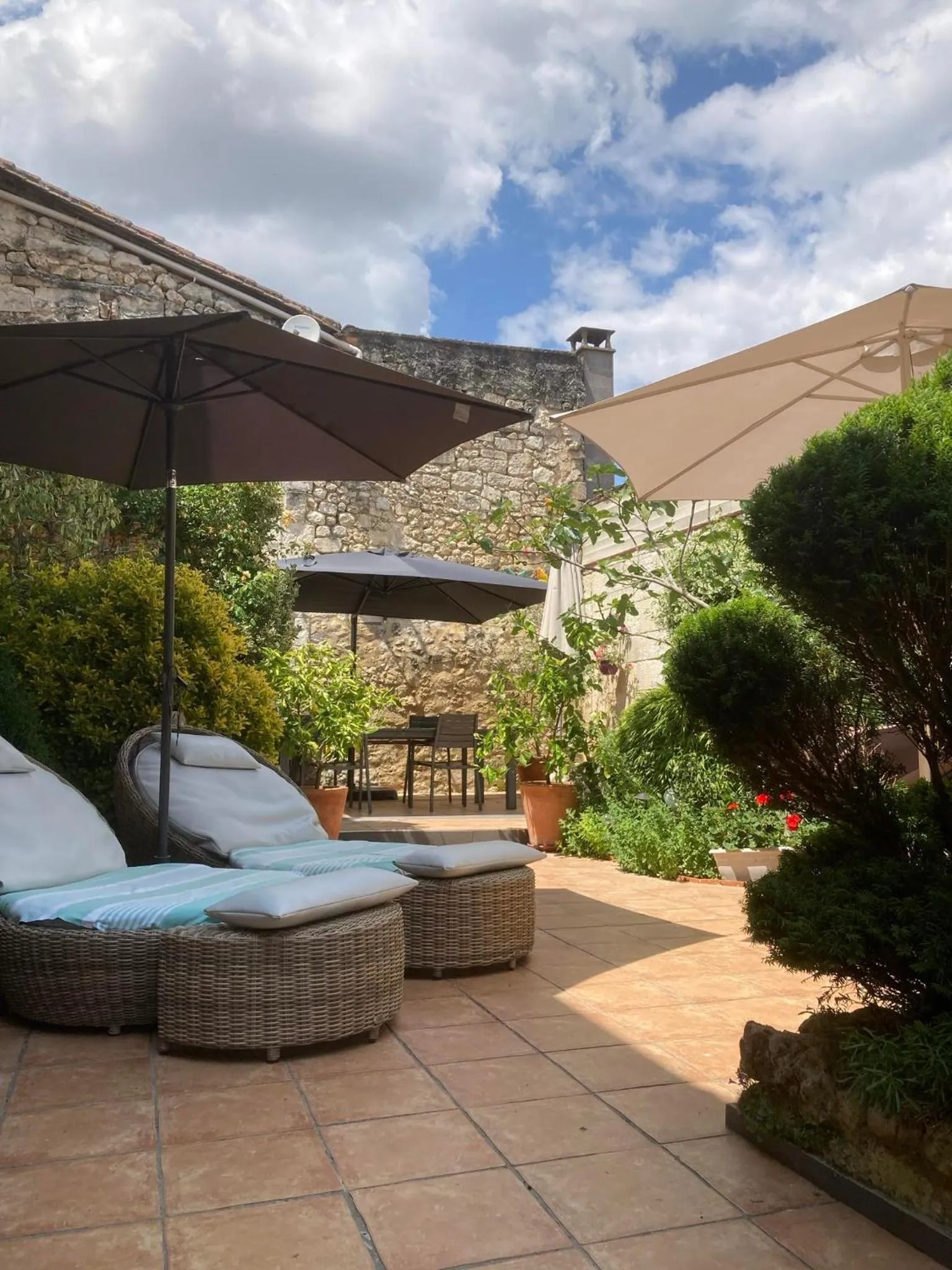 Garden in Le Patio Chambres et Tables d'Hôtes