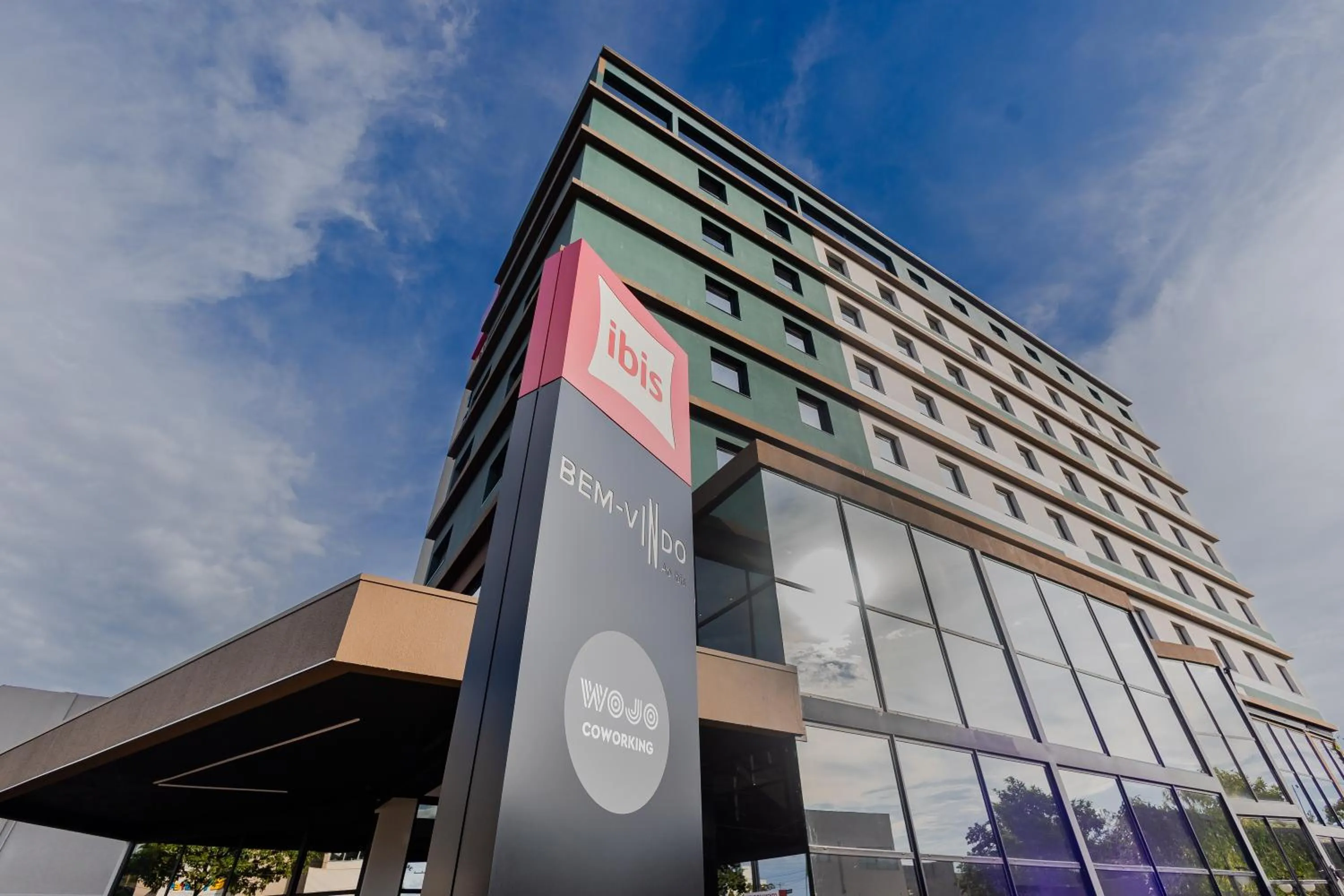 Facade/entrance in ibis Tangará Da Serra