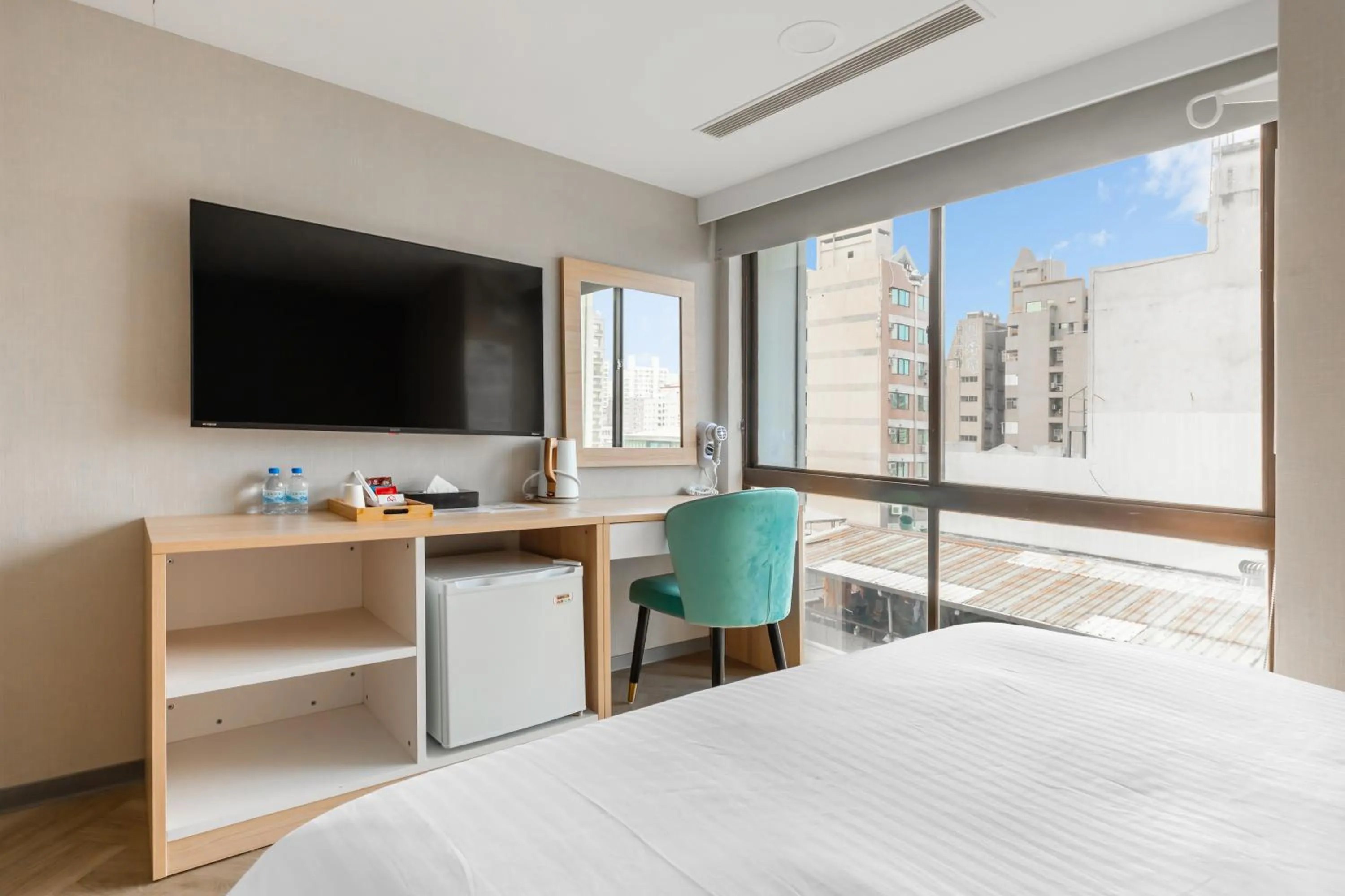 Photo of the whole room, Bed in Mu Chen Hotel