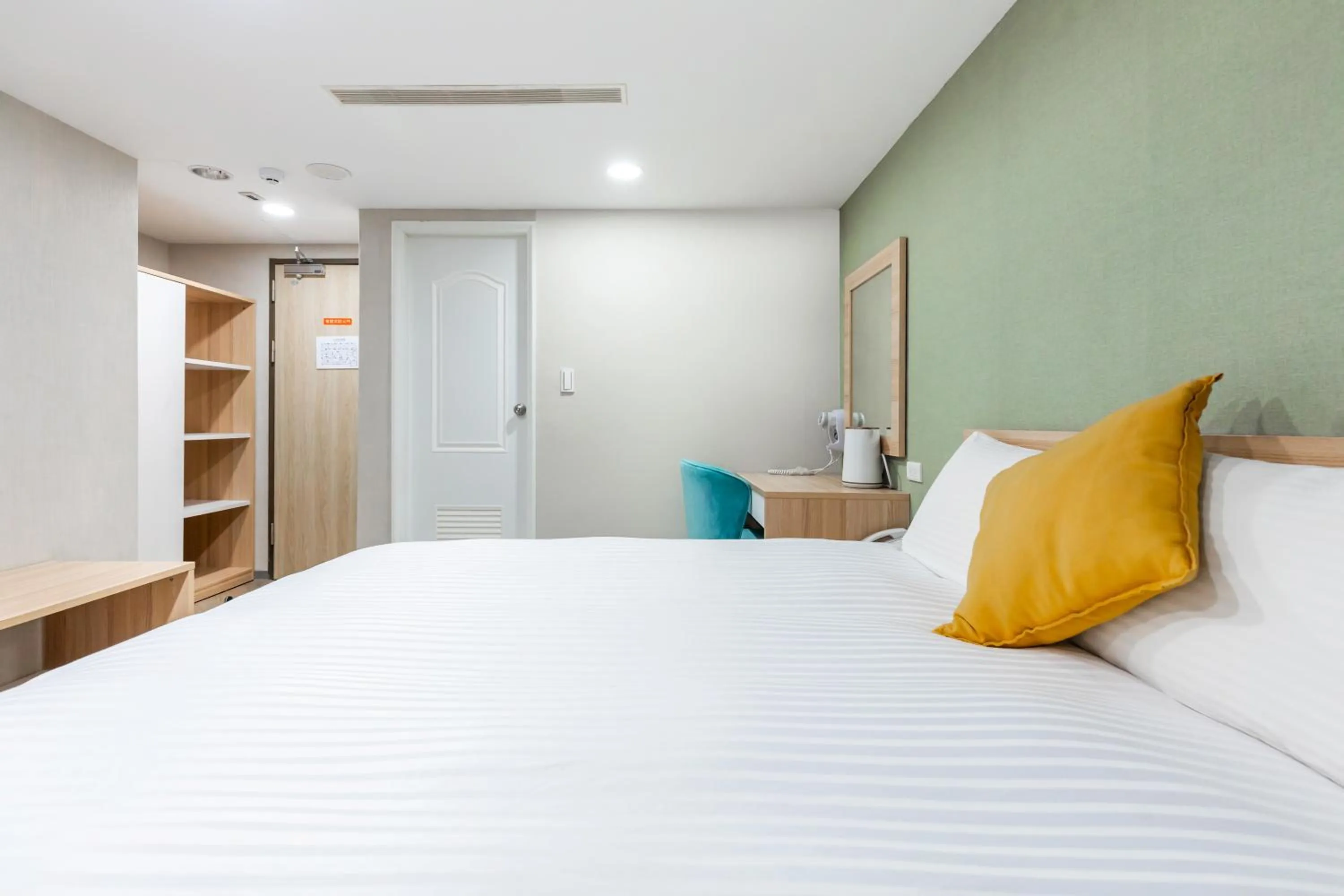 Photo of the whole room, Bed in Mu Chen Hotel