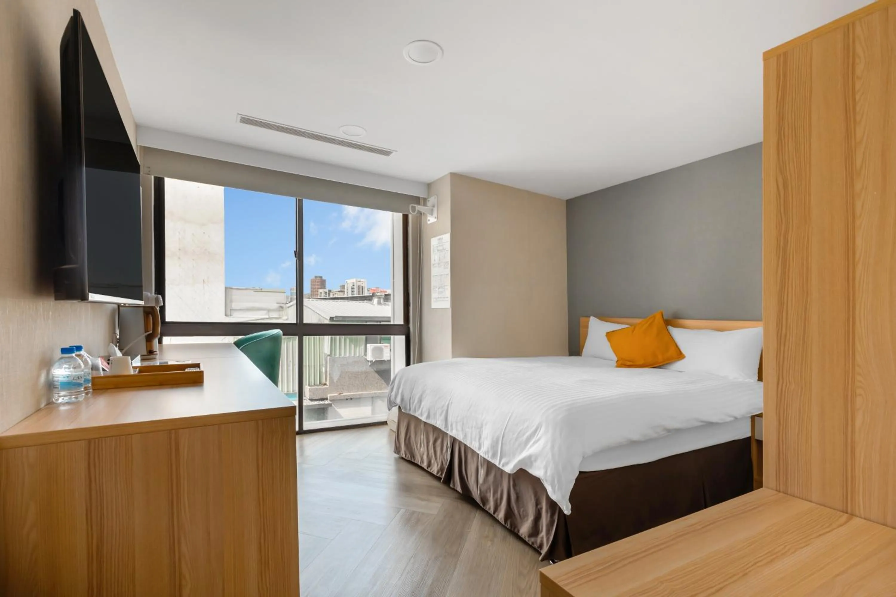 Photo of the whole room, Bed in Mu Chen Hotel