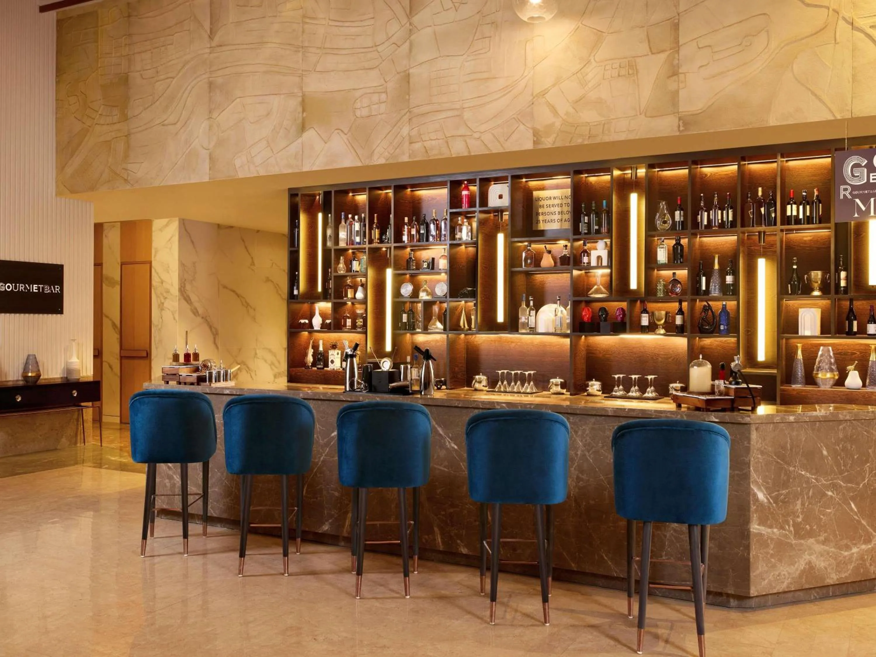 Lounge or bar in Novotel New Delhi City Centre