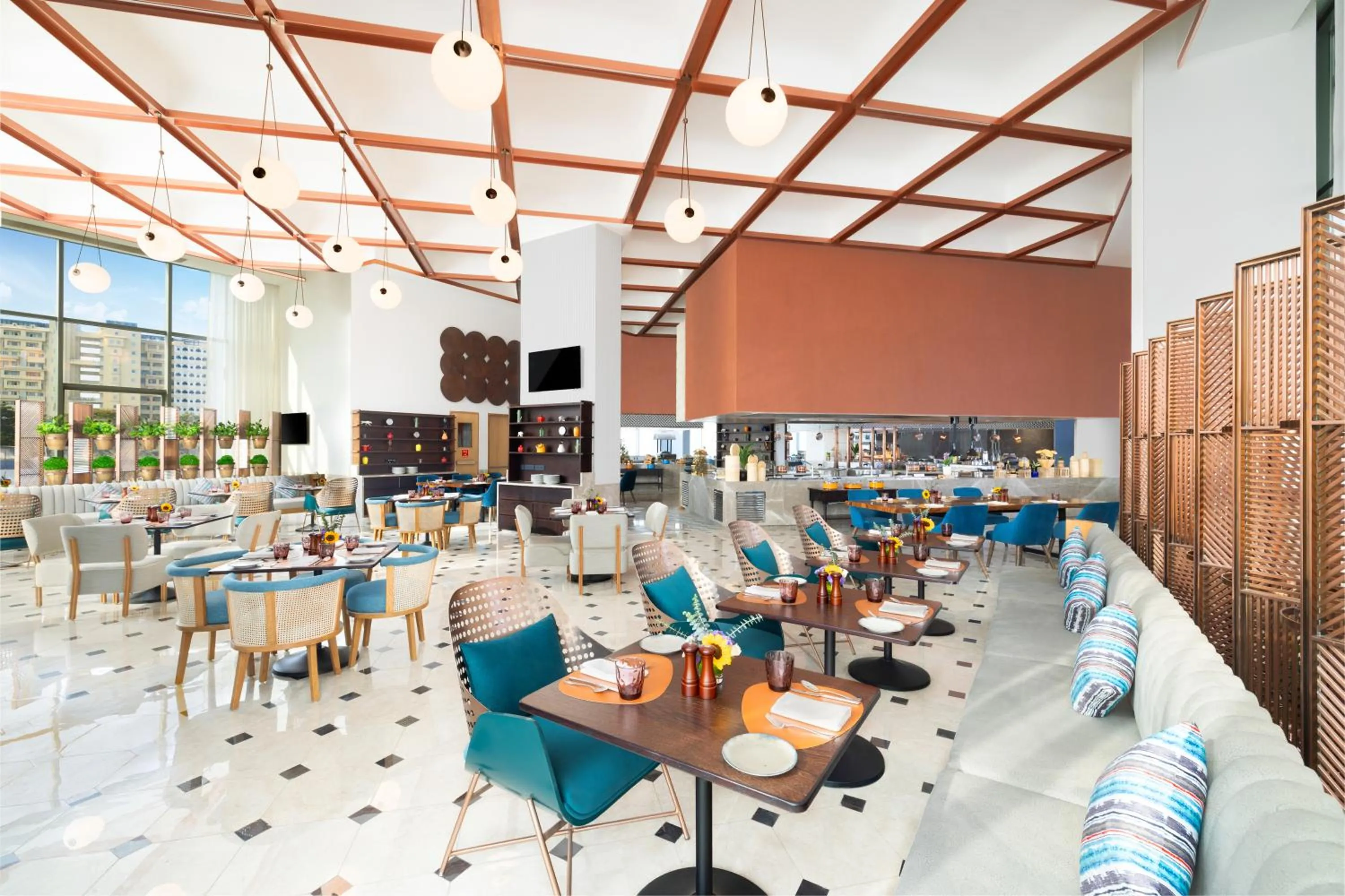 Restaurant/places to eat in Novotel New Delhi City Centre