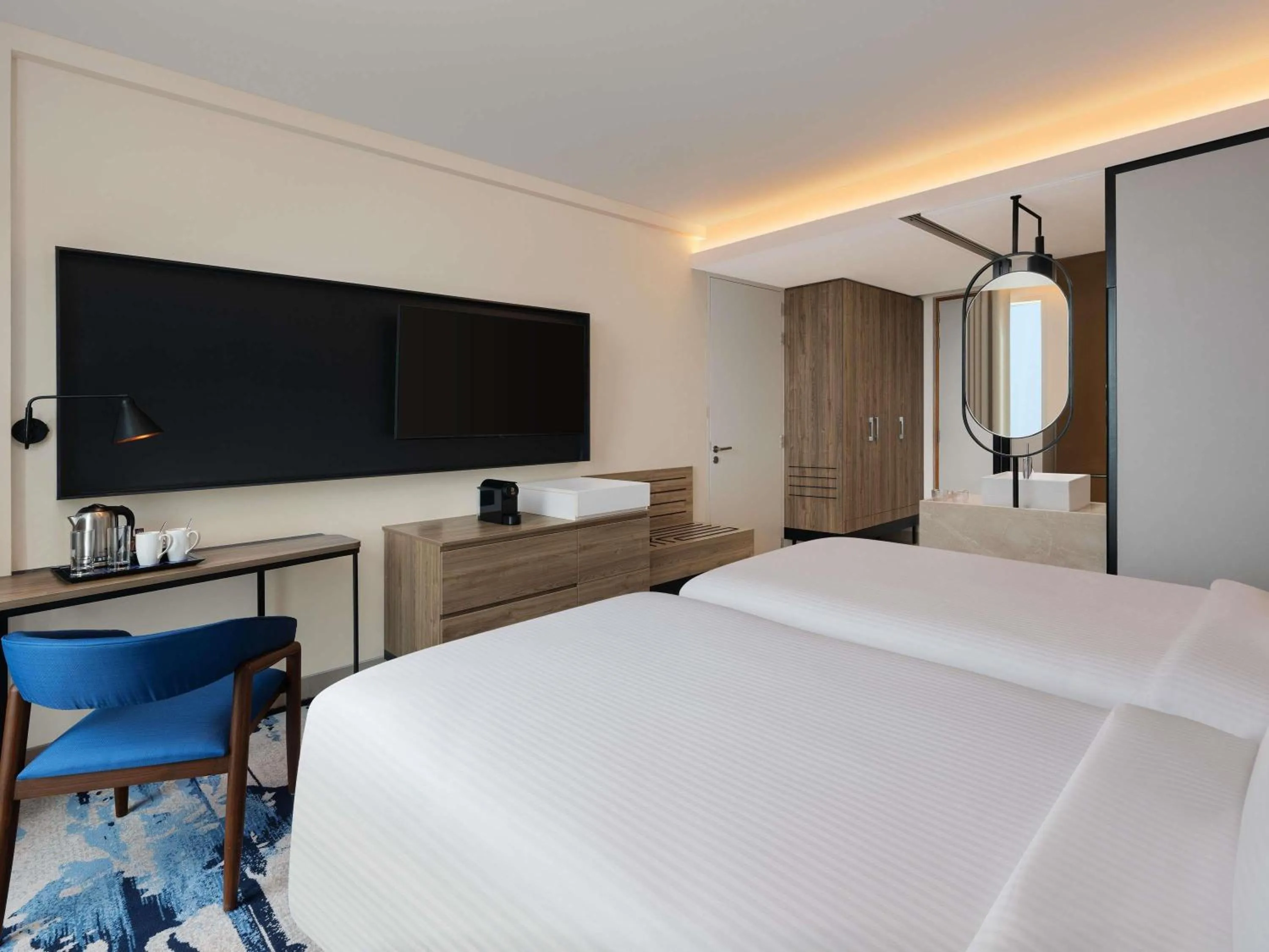 Bedroom, Bed in Novotel New Delhi City Centre