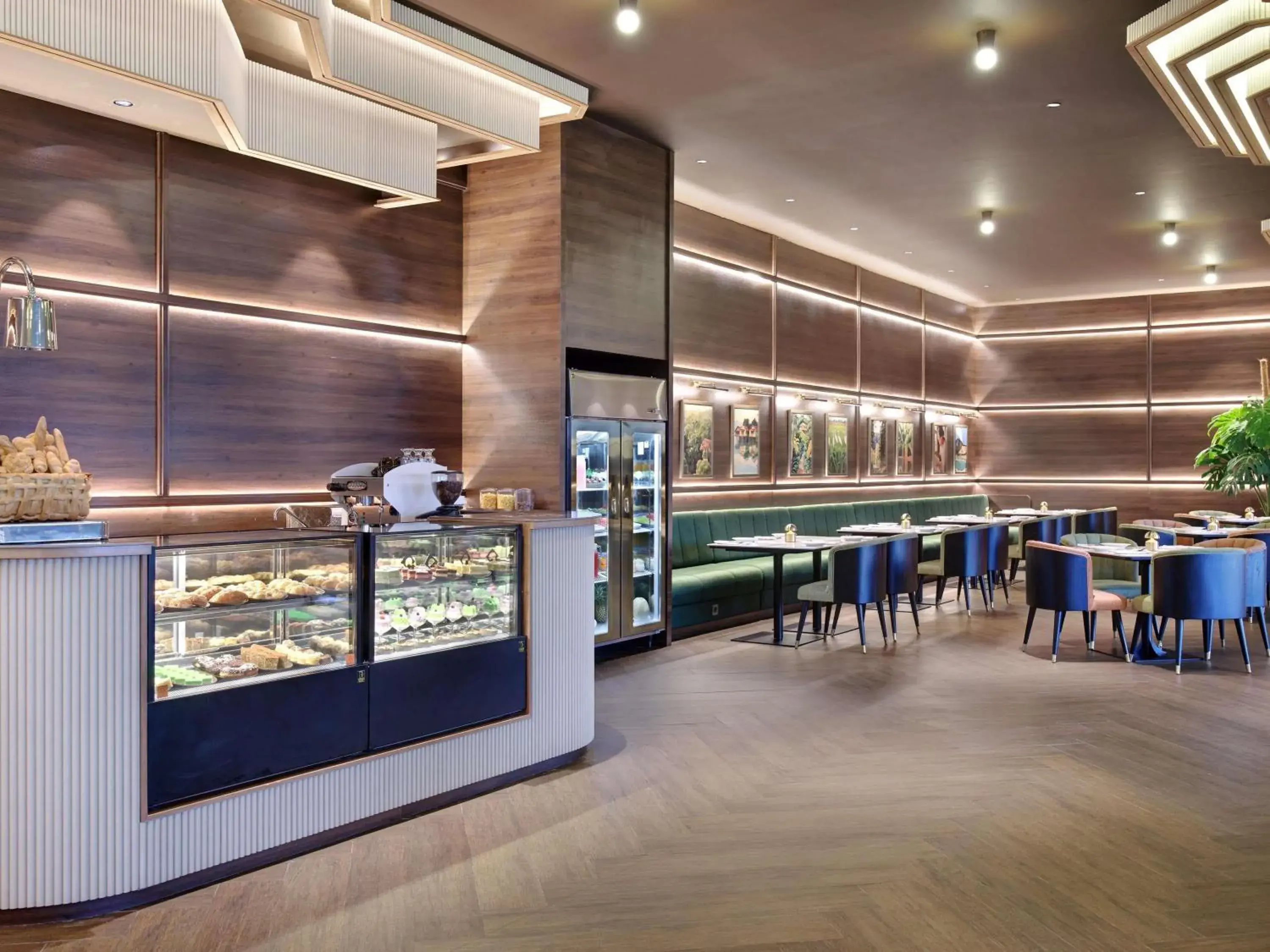 Restaurant/places to eat in Mercure Garut City Center Restaurant/places to eat in Mercure Garut City Center