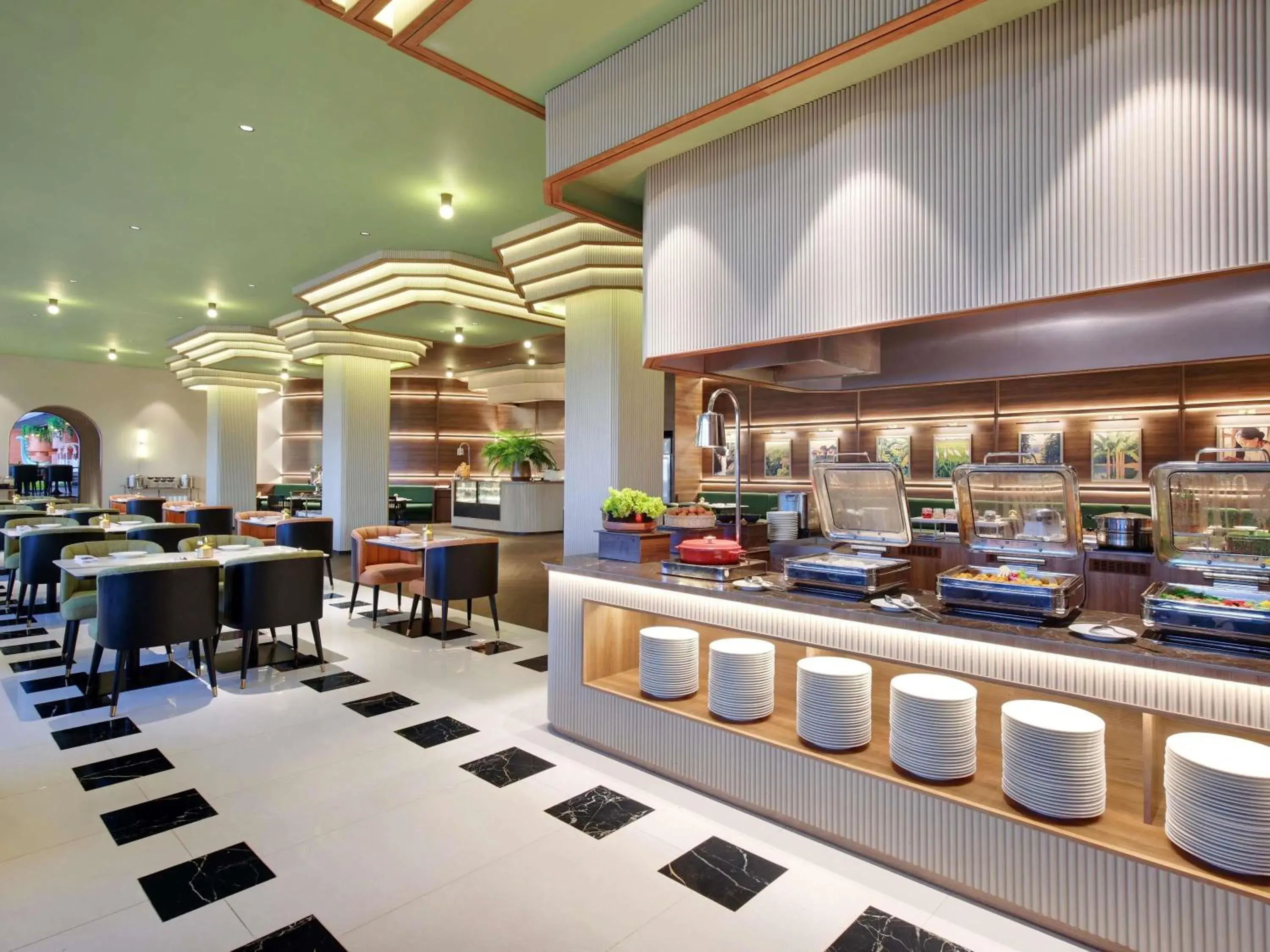 Restaurant/places to eat in Mercure Garut City Center Restaurant/places to eat in Mercure Garut City Center