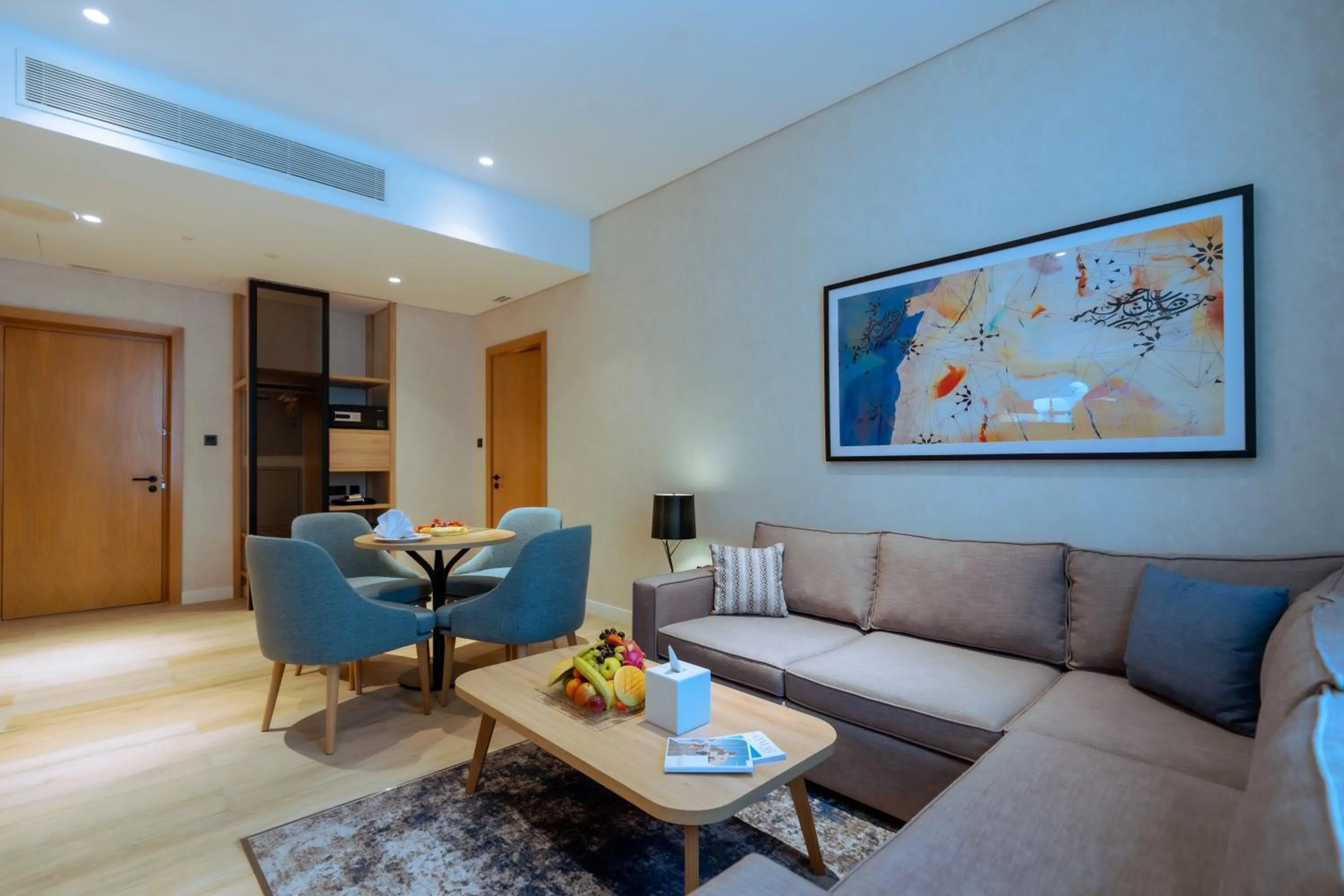 TV and multimedia in West Walk Retaj Hotel