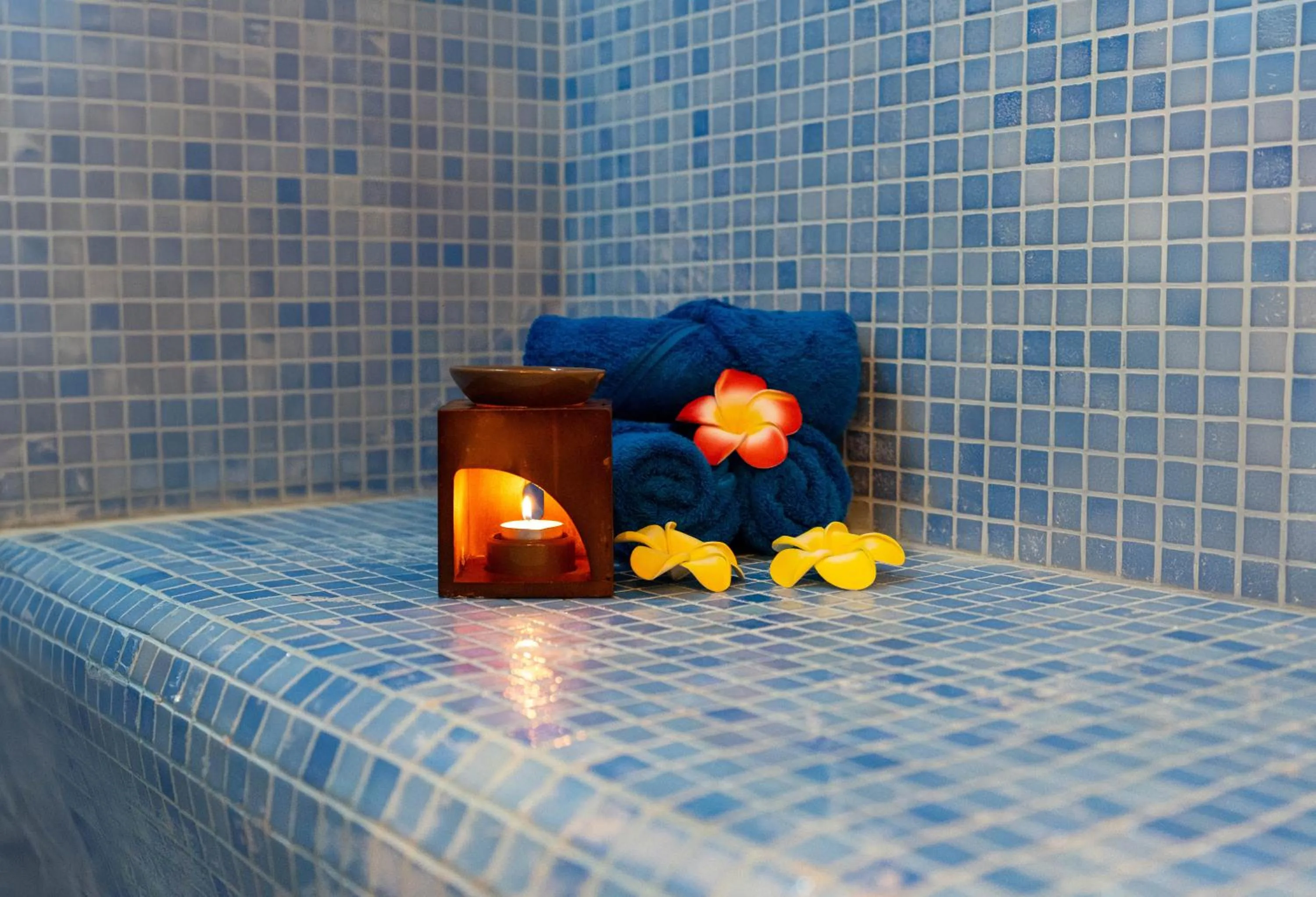 Steam room in West Walk Retaj Hotel