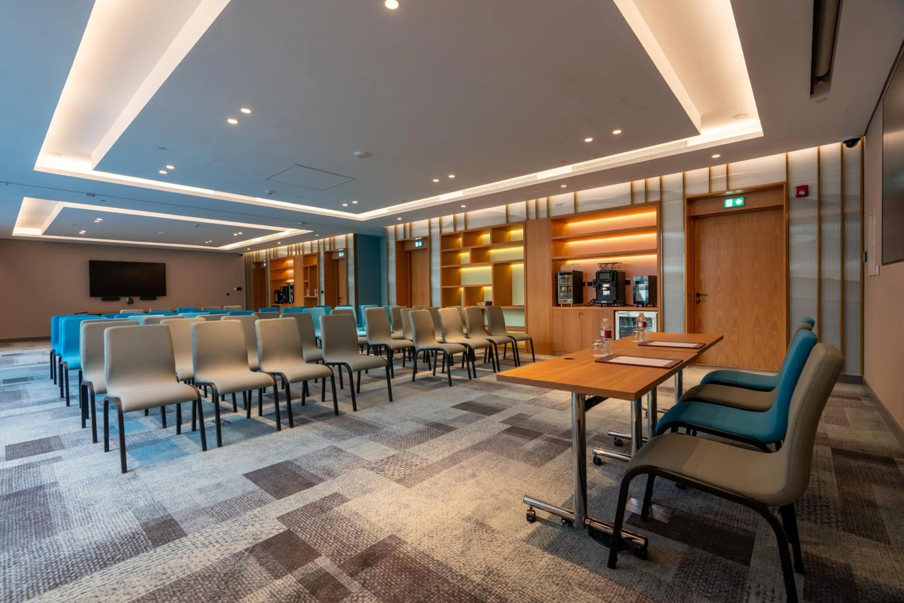 Meeting/conference room in West Walk Retaj Hotel