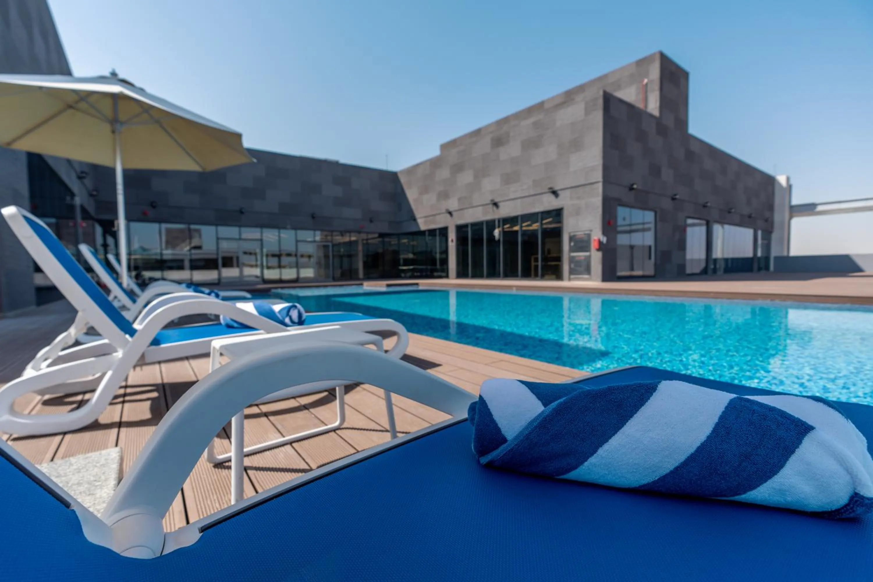 Swimming pool in West Walk Retaj Hotel