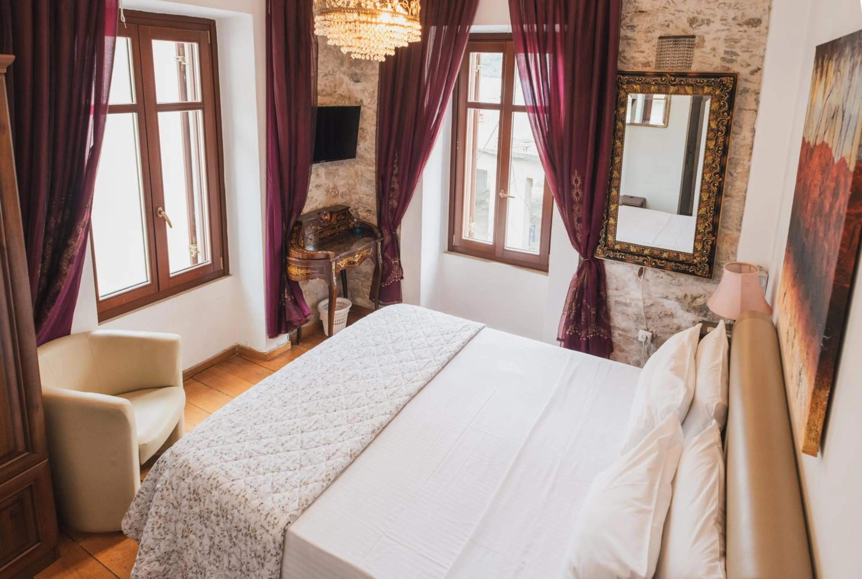 Bedroom, Bed in Tsopela Boutique Hotel