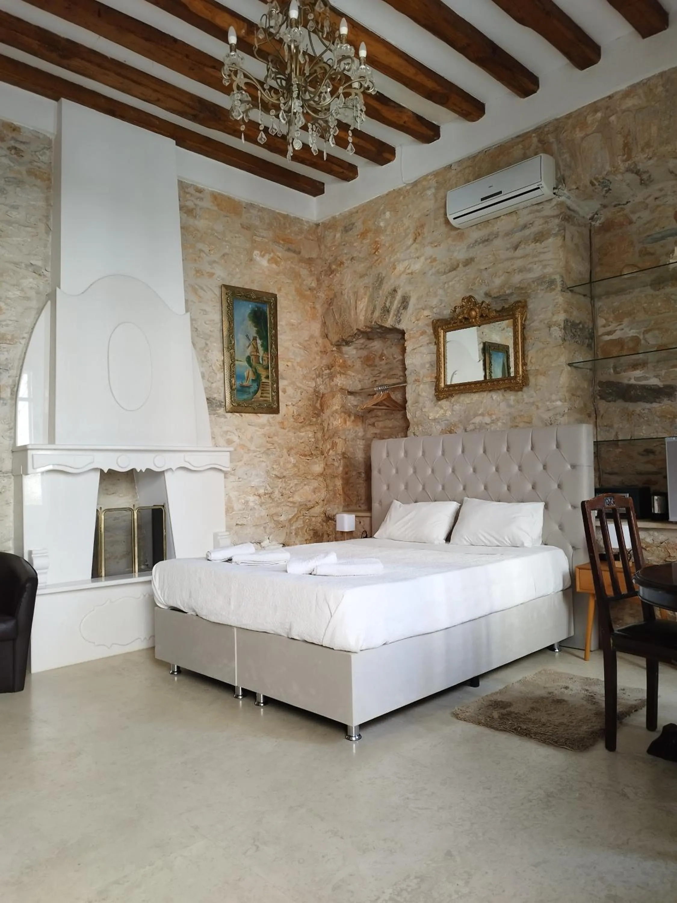 Bedroom, Bed in Tsopela Boutique Hotel