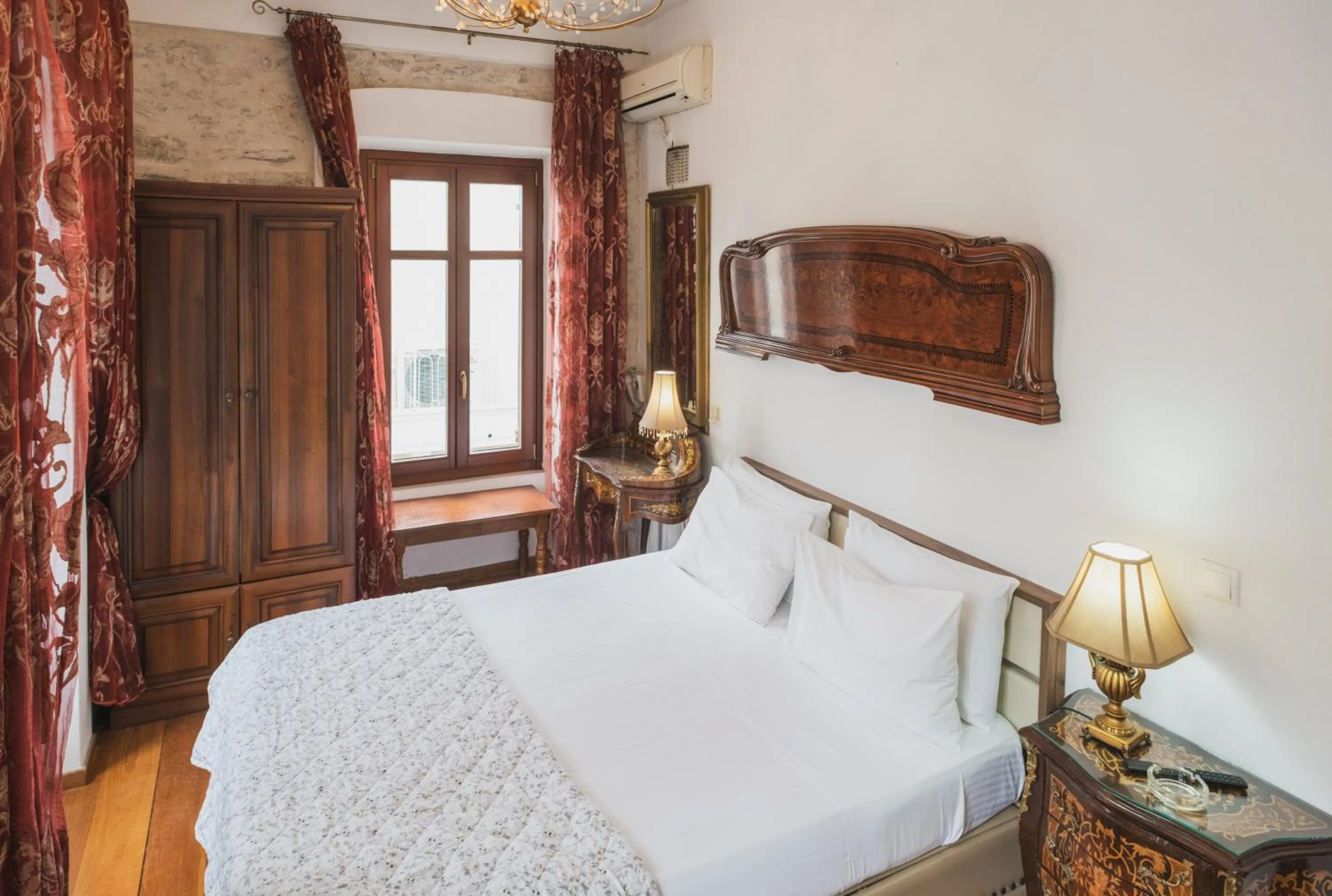 Bedroom, Bed in Tsopela Boutique Hotel