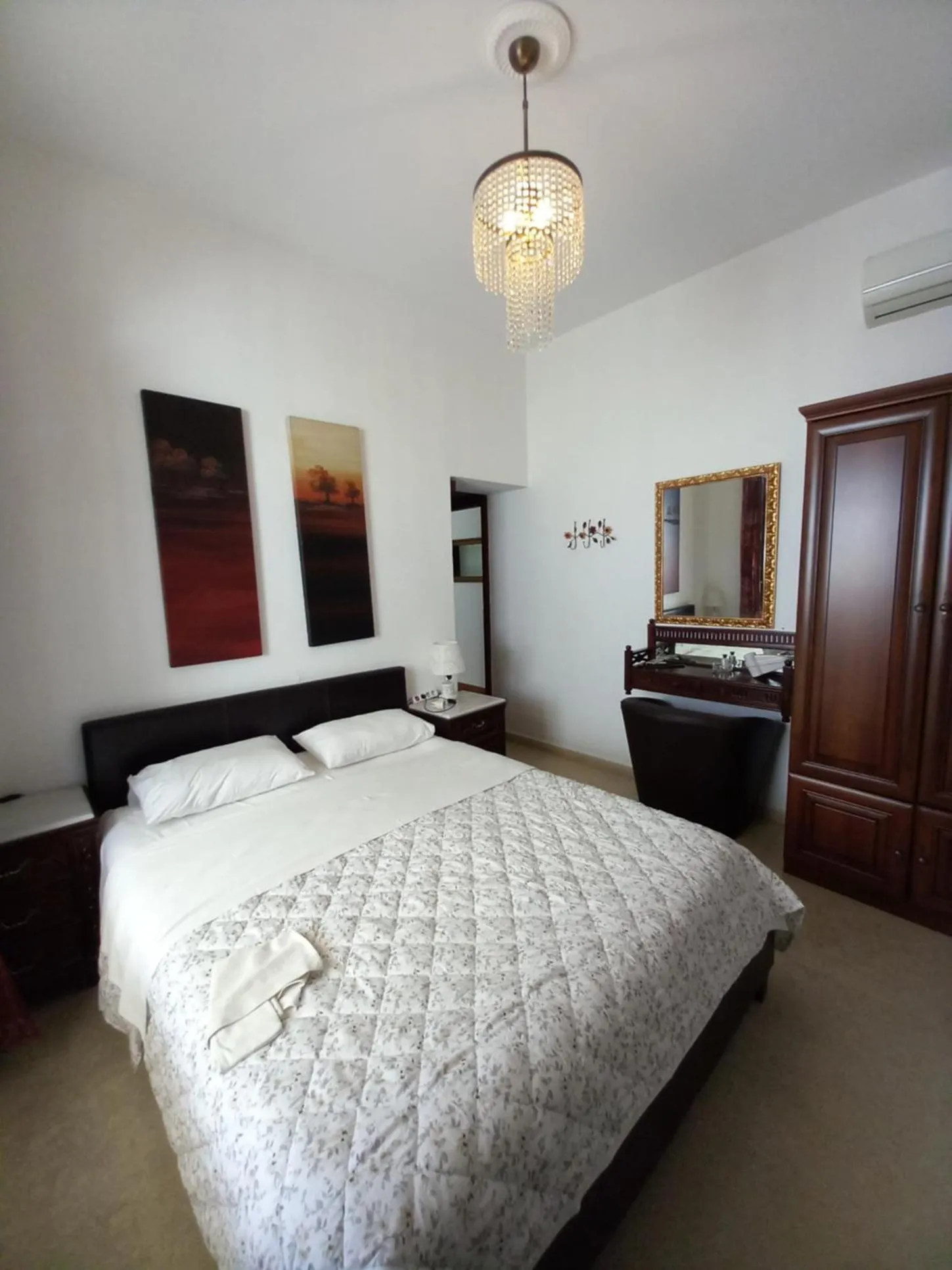 Photo of the whole room, Bed in Tsopela Boutique Hotel