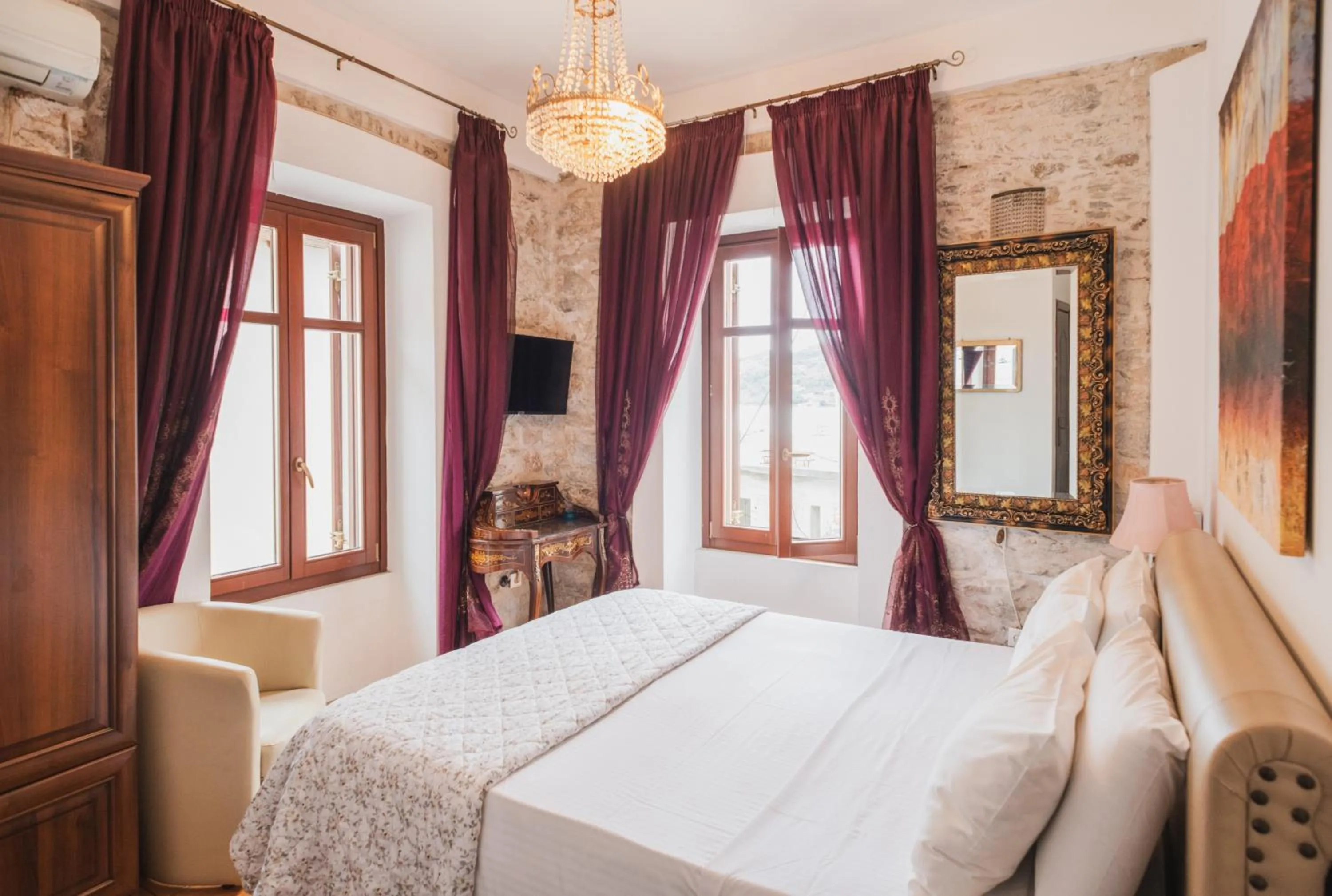 Bedroom, Bed in Tsopela Boutique Hotel