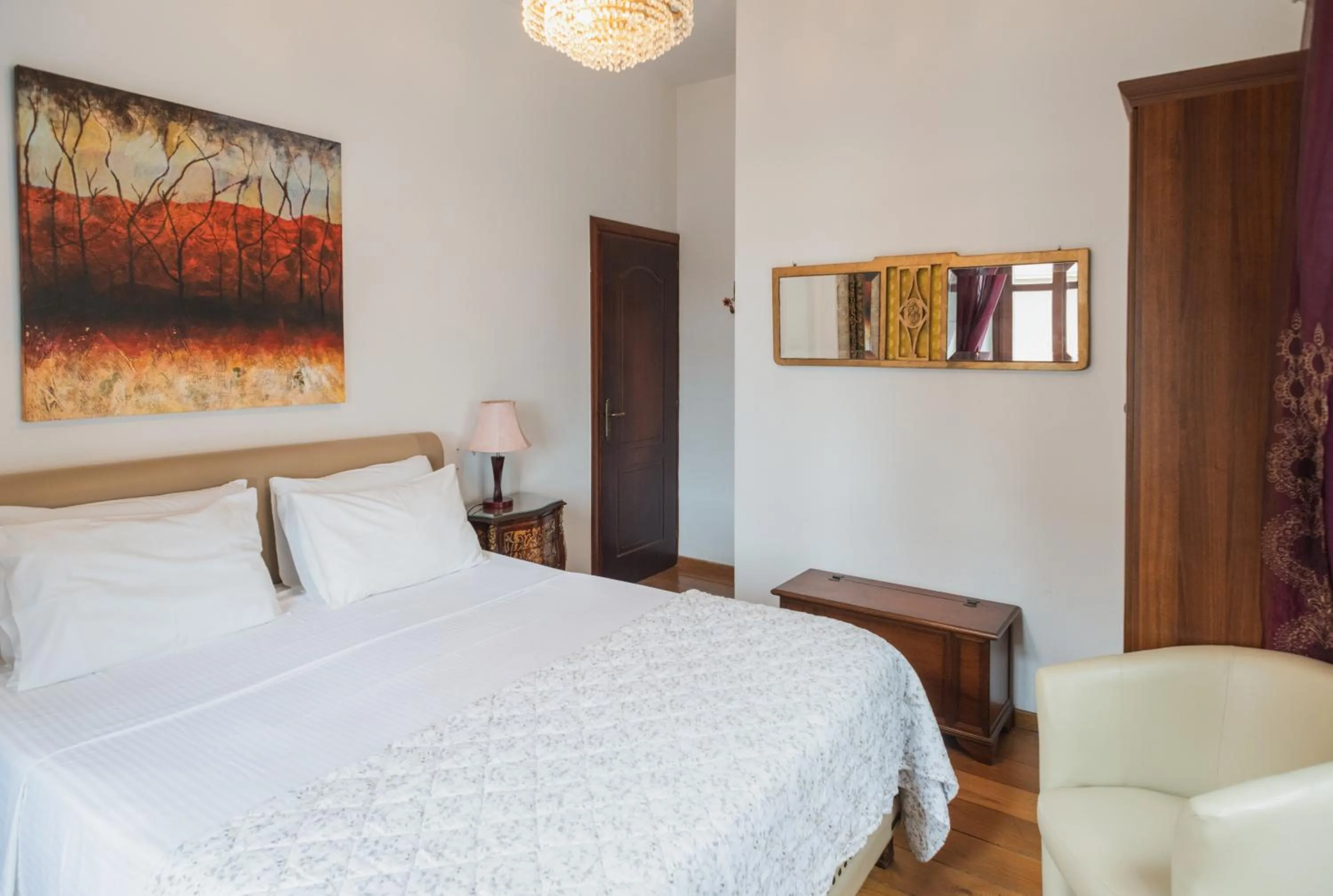 Photo of the whole room, Bed in Tsopela Boutique Hotel