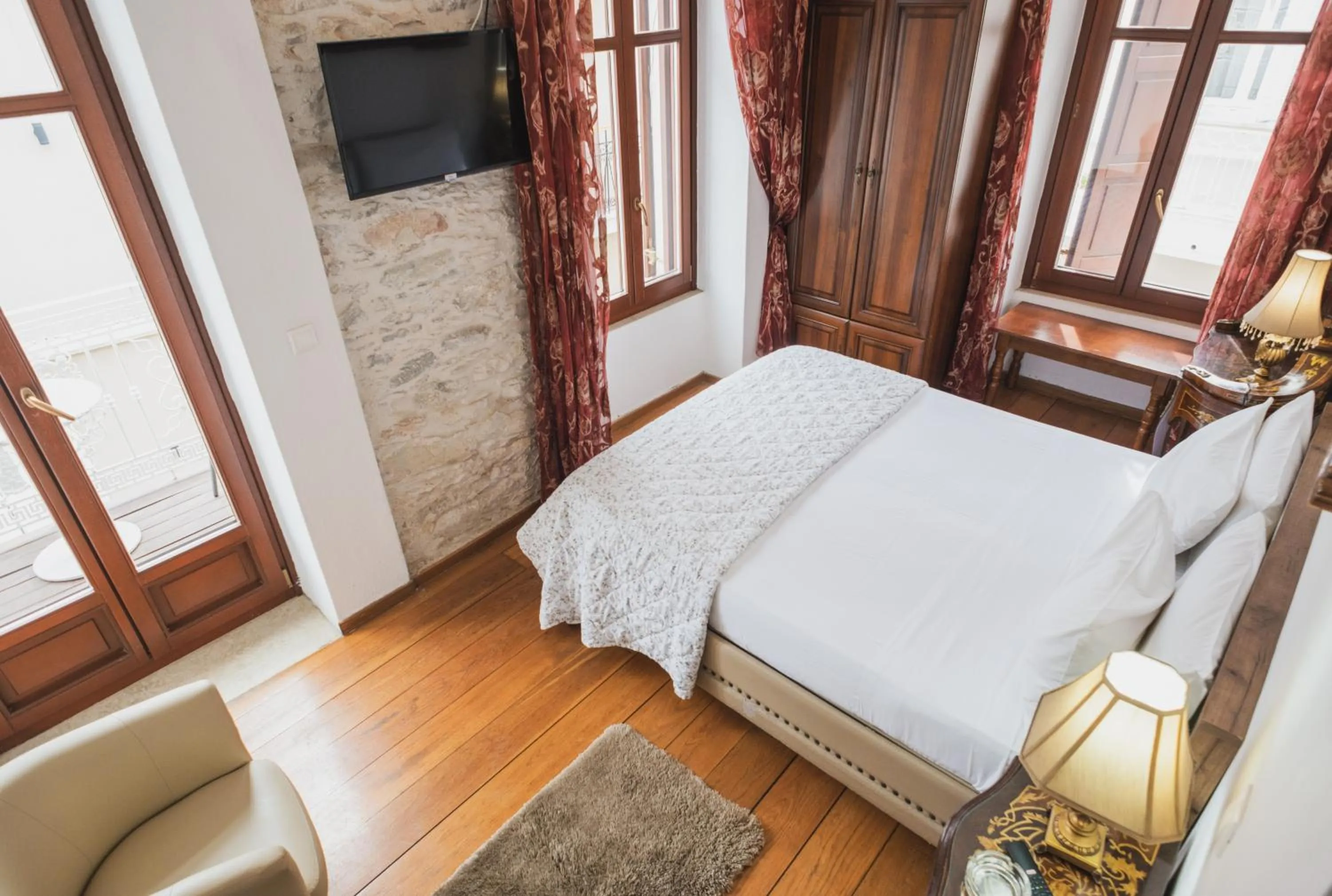 Photo of the whole room, Bed in Tsopela Boutique Hotel