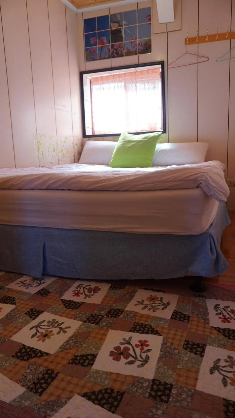 Bed in Linyuan Village