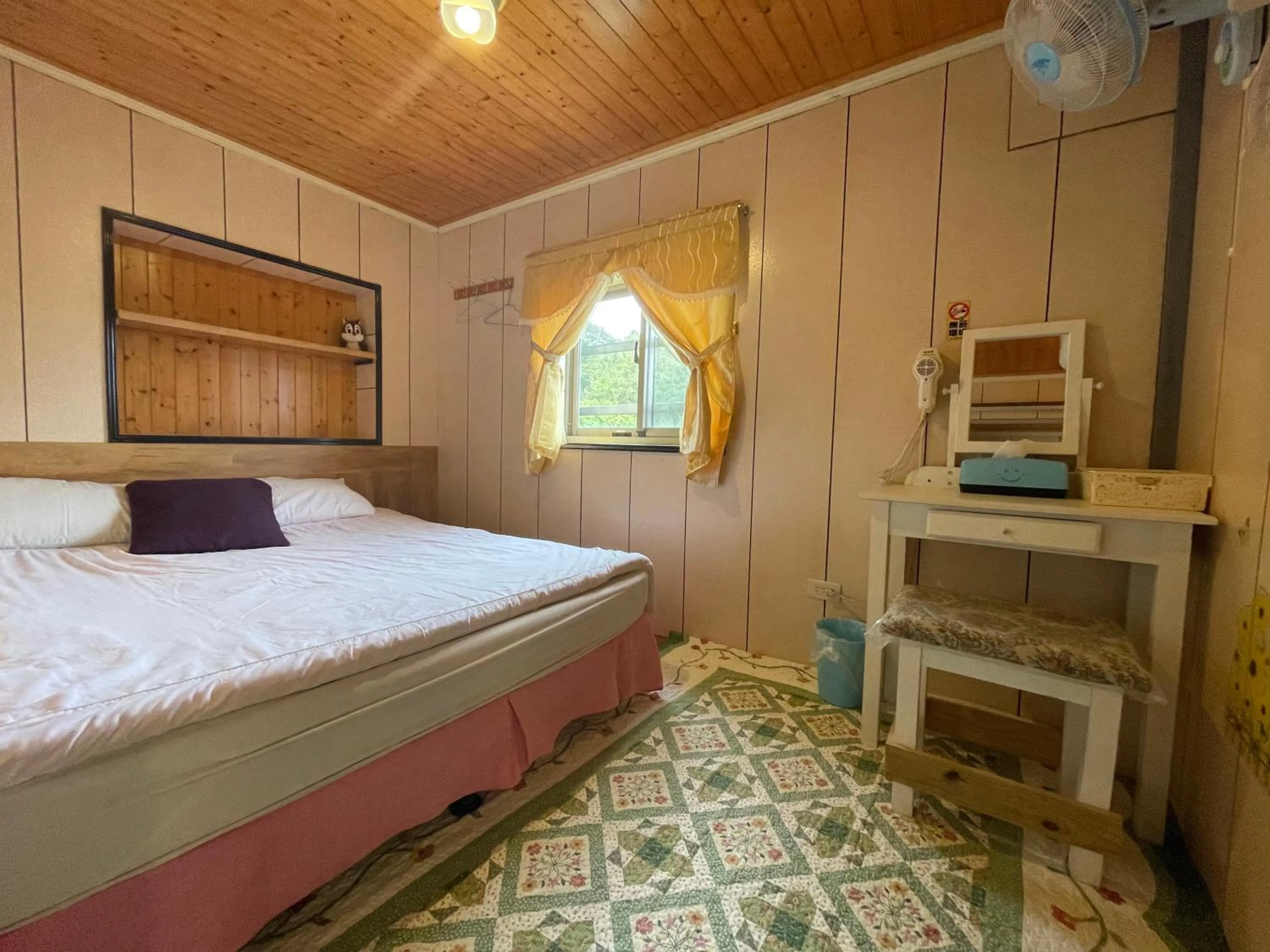 Bed in Linyuan Village